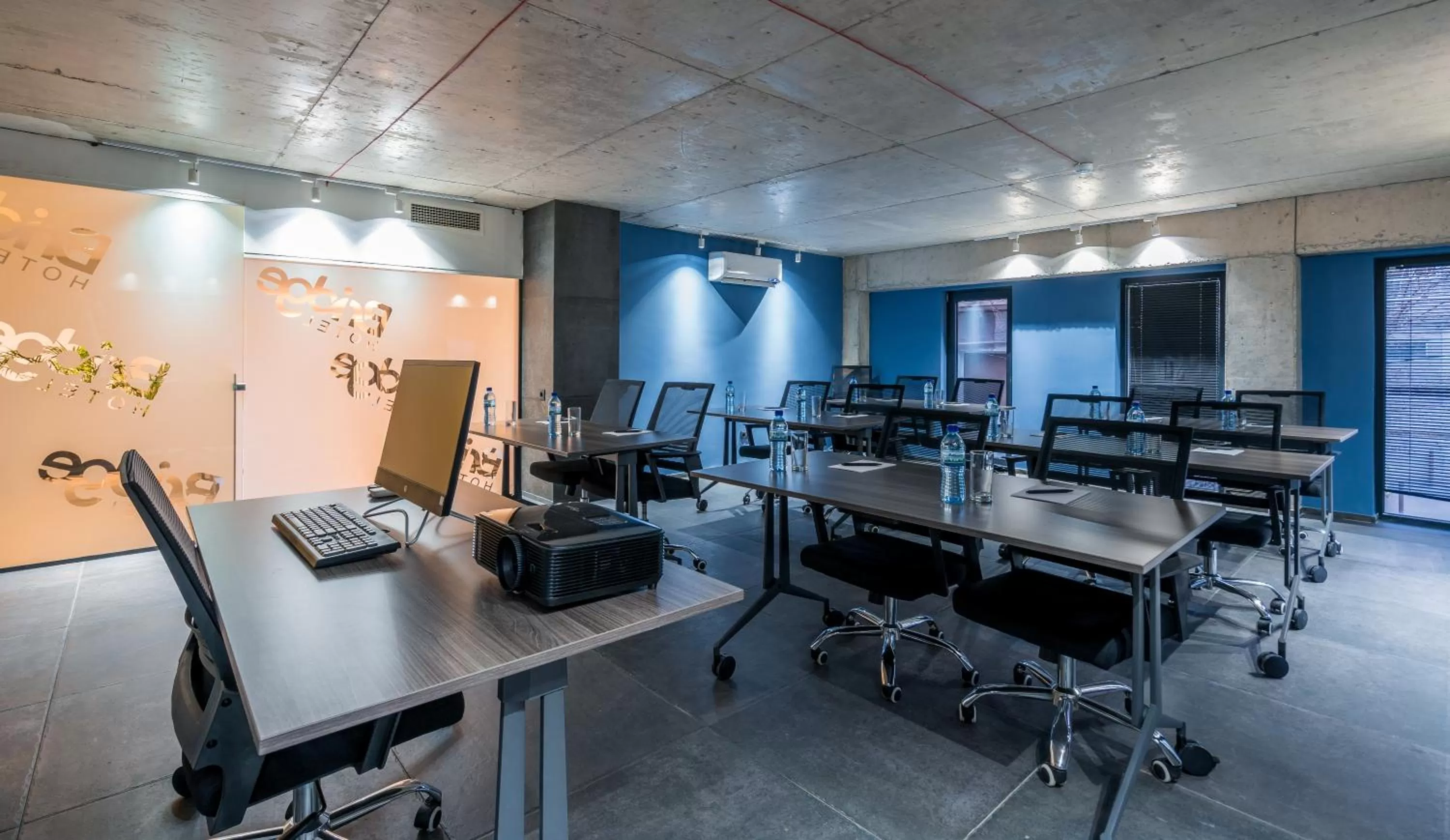 Meeting/conference room in Bridge Hotel