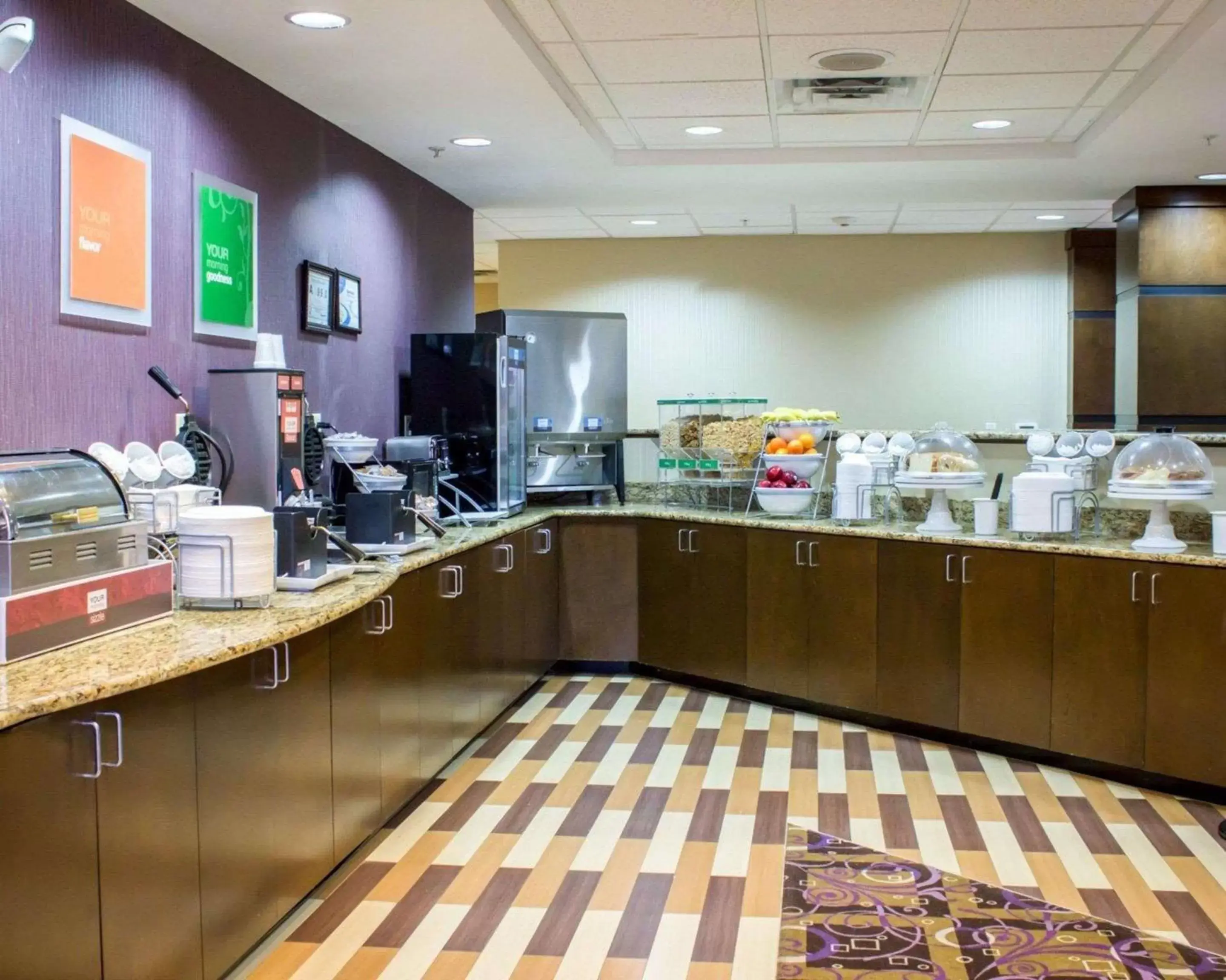 Restaurant/Places to Eat in Comfort Suites Sanford