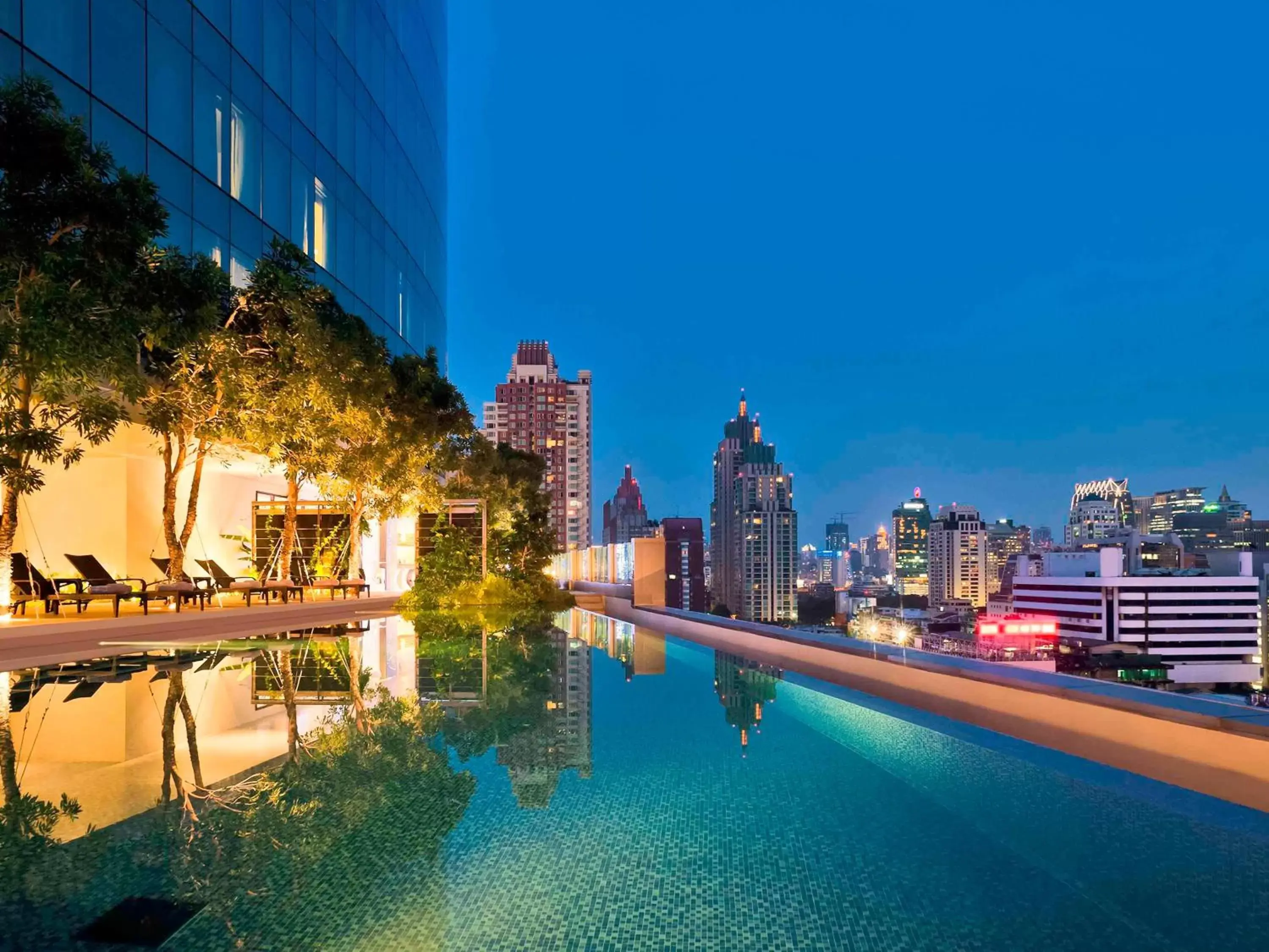 Pool view, Swimming Pool in Novotel Bangkok Platinum Pratunam