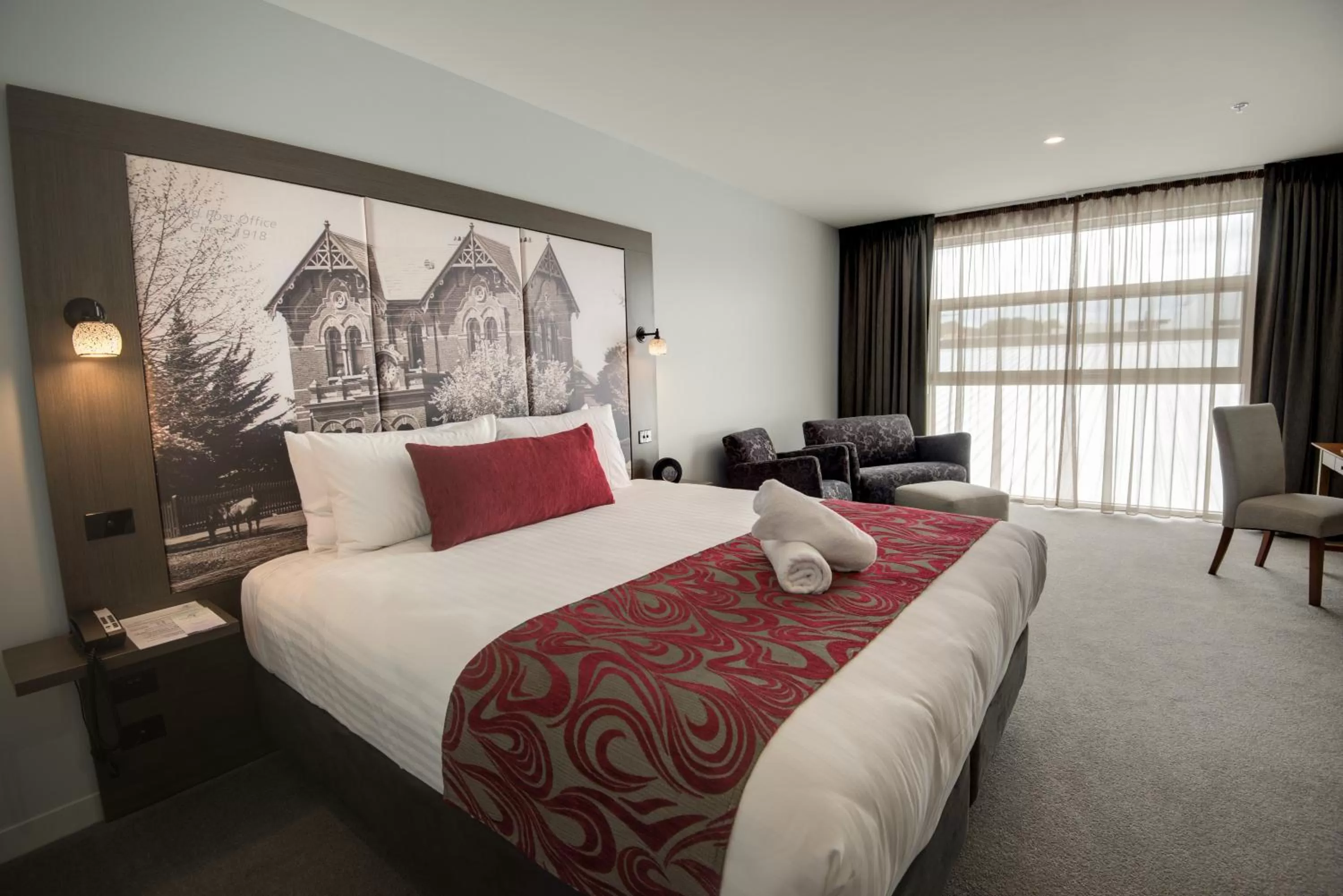 Photo of the whole room, Bed in Mercure Warragul