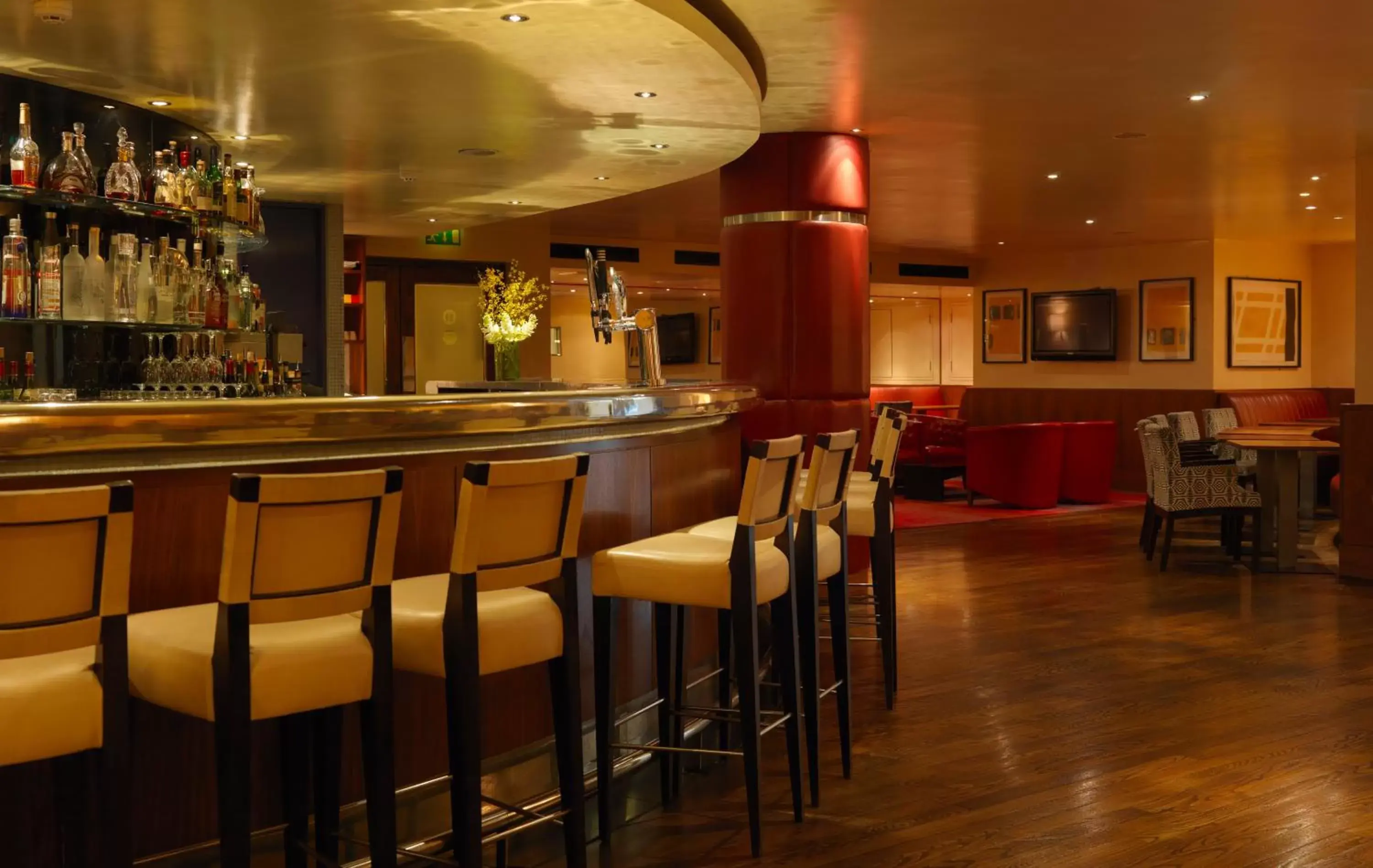 Lounge or bar, Restaurant/Places to Eat in The Fitzwilliam Hotel