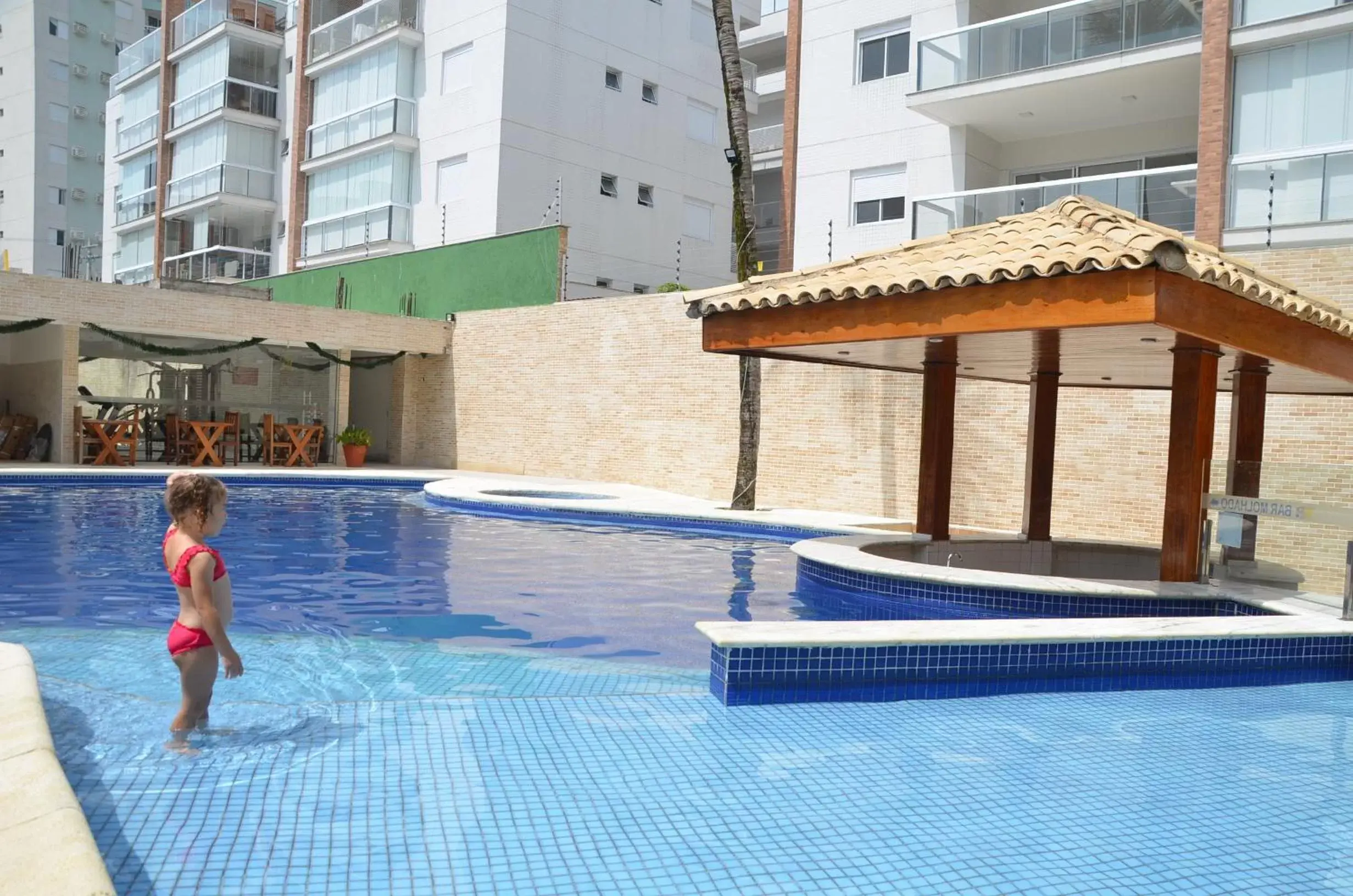 Swimming Pool in Strand Hotel Guarujá Frente Mar