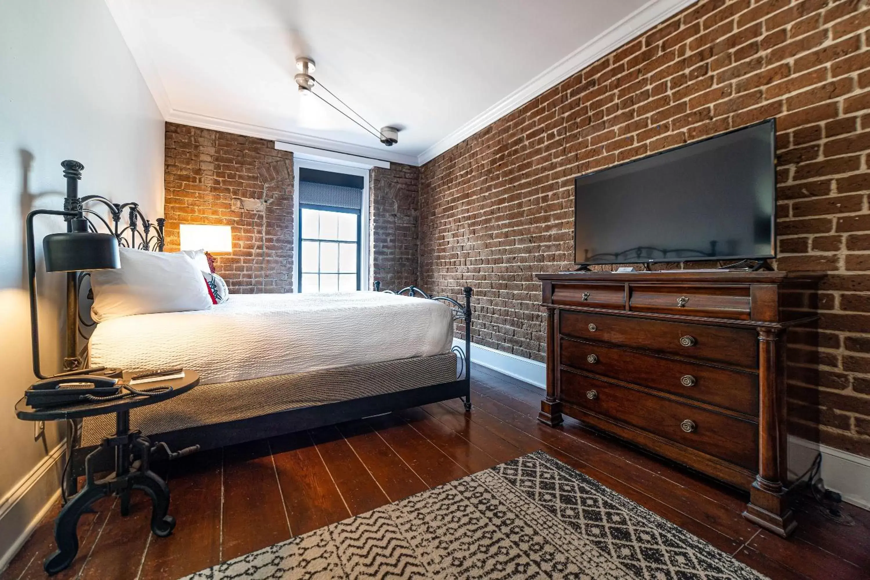 Bedroom, Bed in River Street Inn