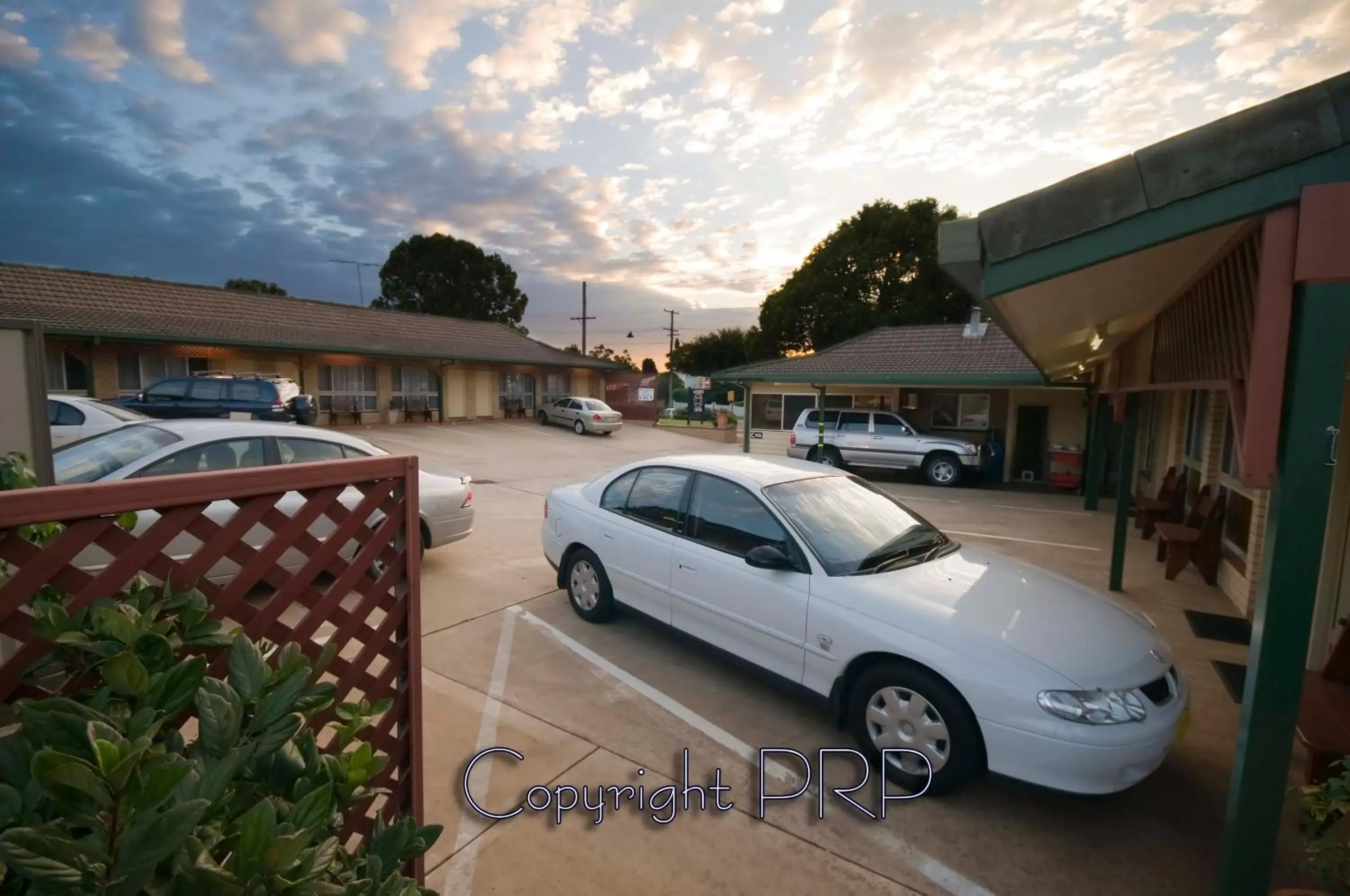 Facade/entrance in Garden City Motor Inn