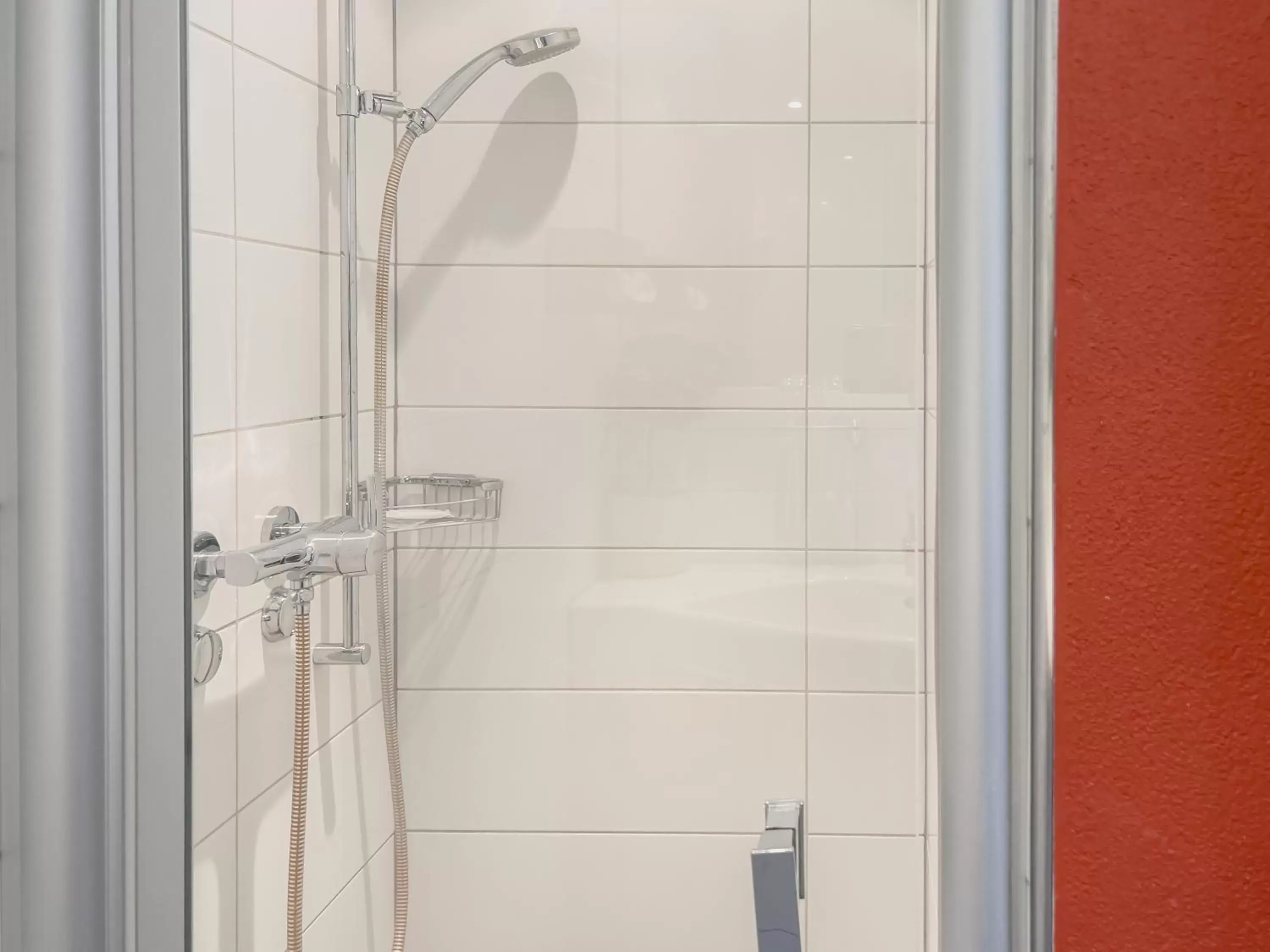 Shower, Bathroom in Hotel Rothaus Luzern & Peruvian Culinary Art