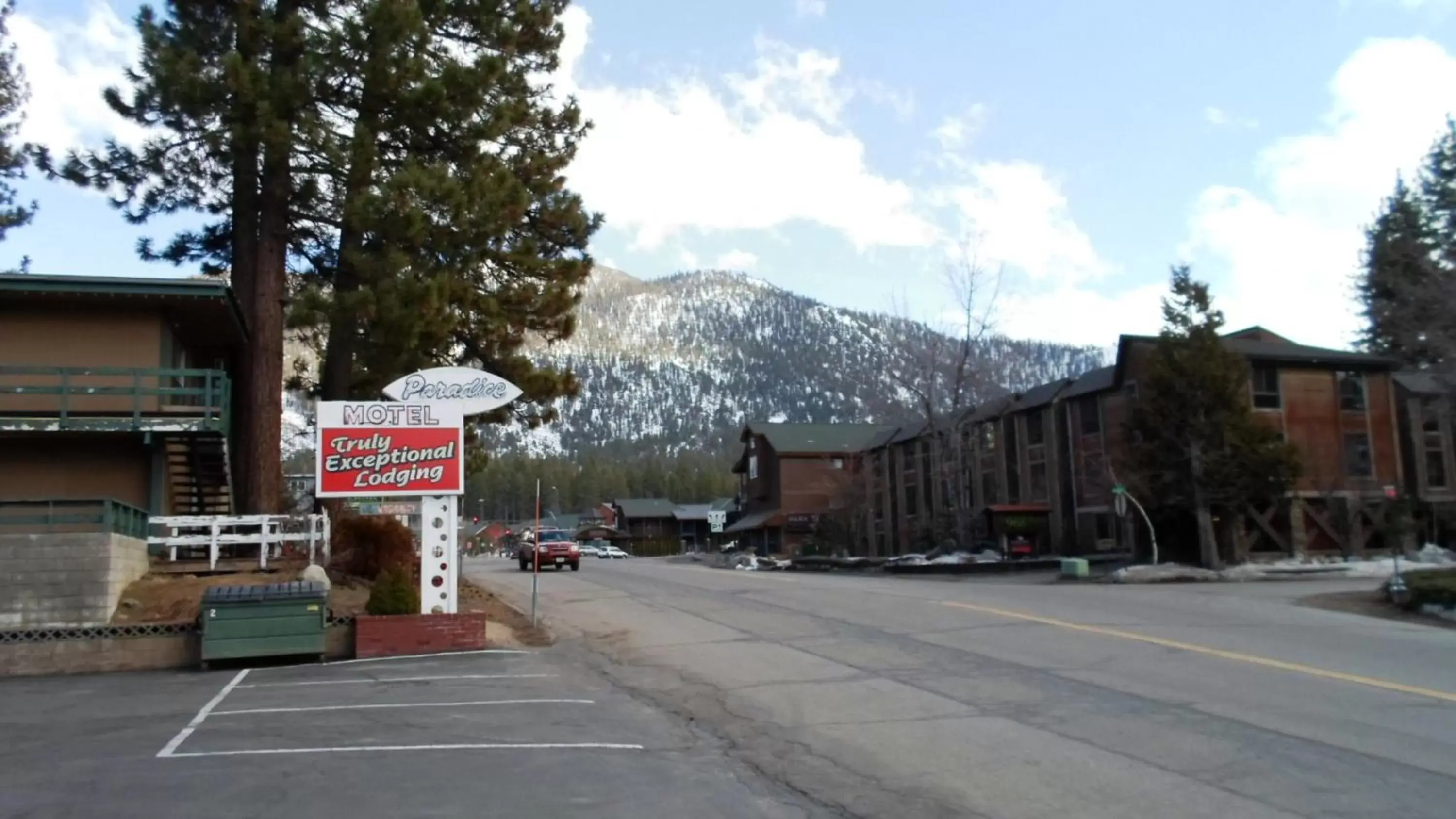 Facade/entrance in Paradice Motel