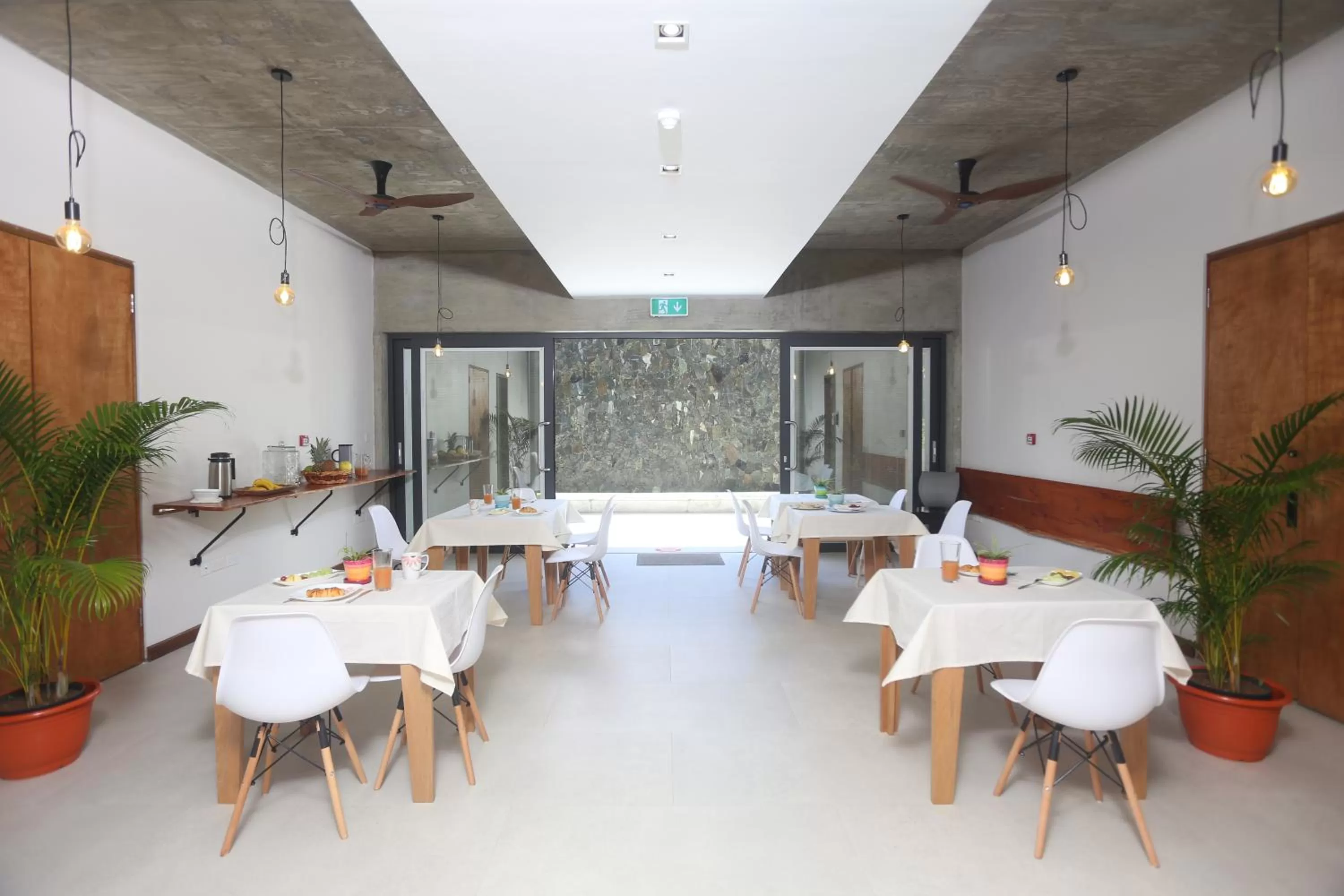 Restaurant/places to eat in Sol Sanctum - Boutique Wellness Hotel