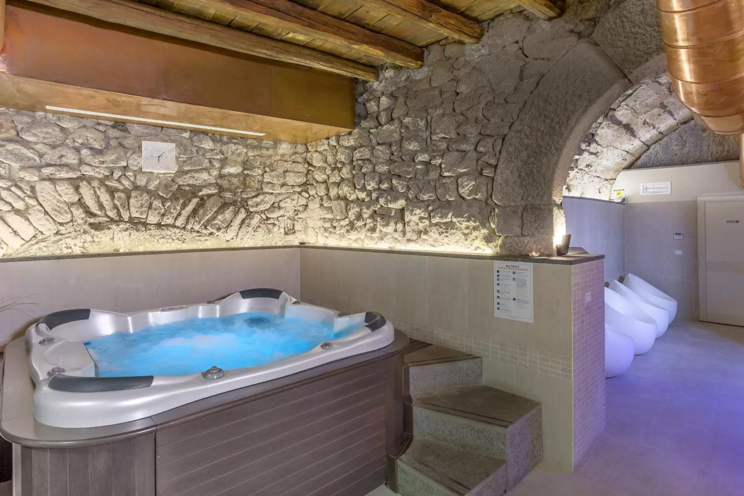 Hot Tub in Palazzo Catalani Resort