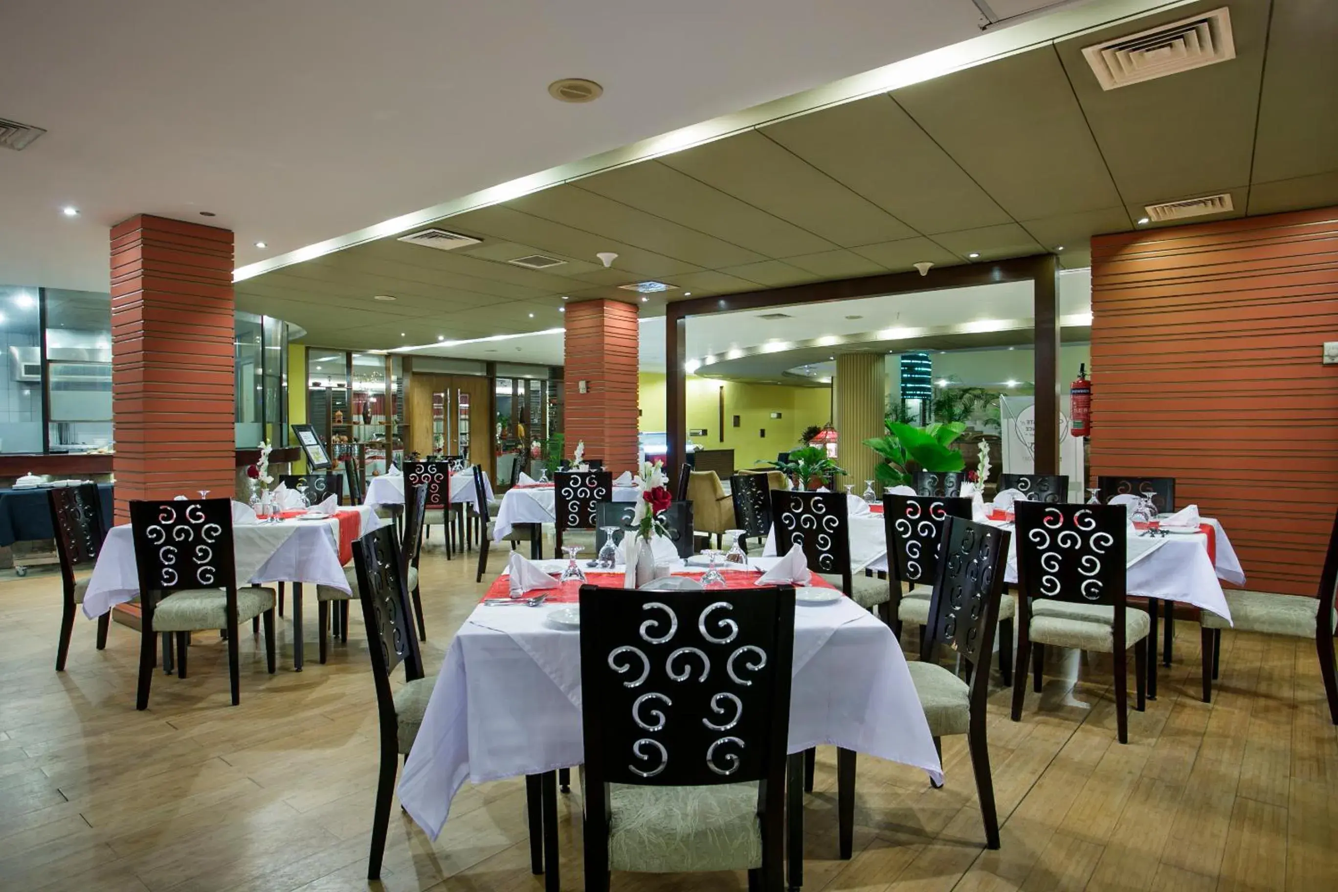 Restaurant/Places to Eat in Rose View Hotel