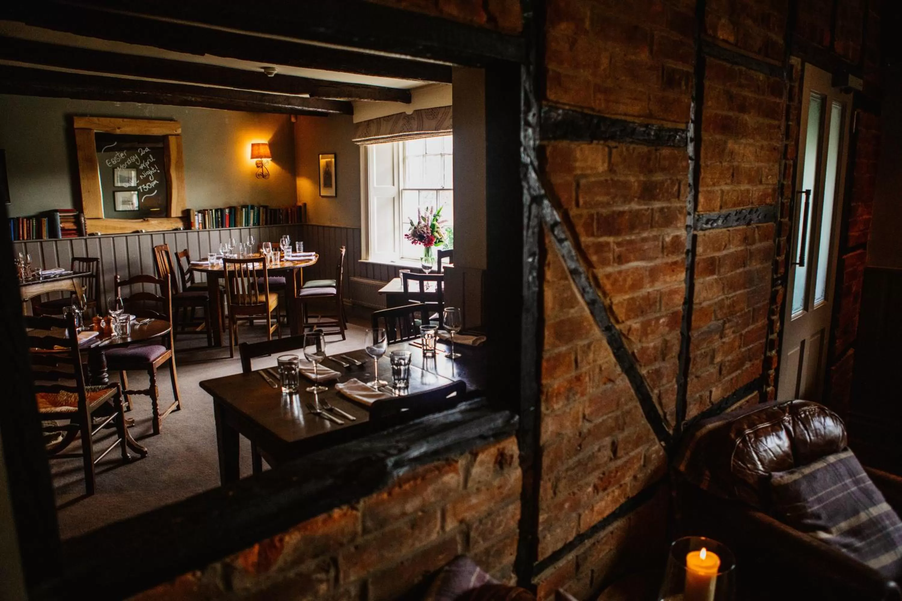 Restaurant/places to eat in The Hawk Inn