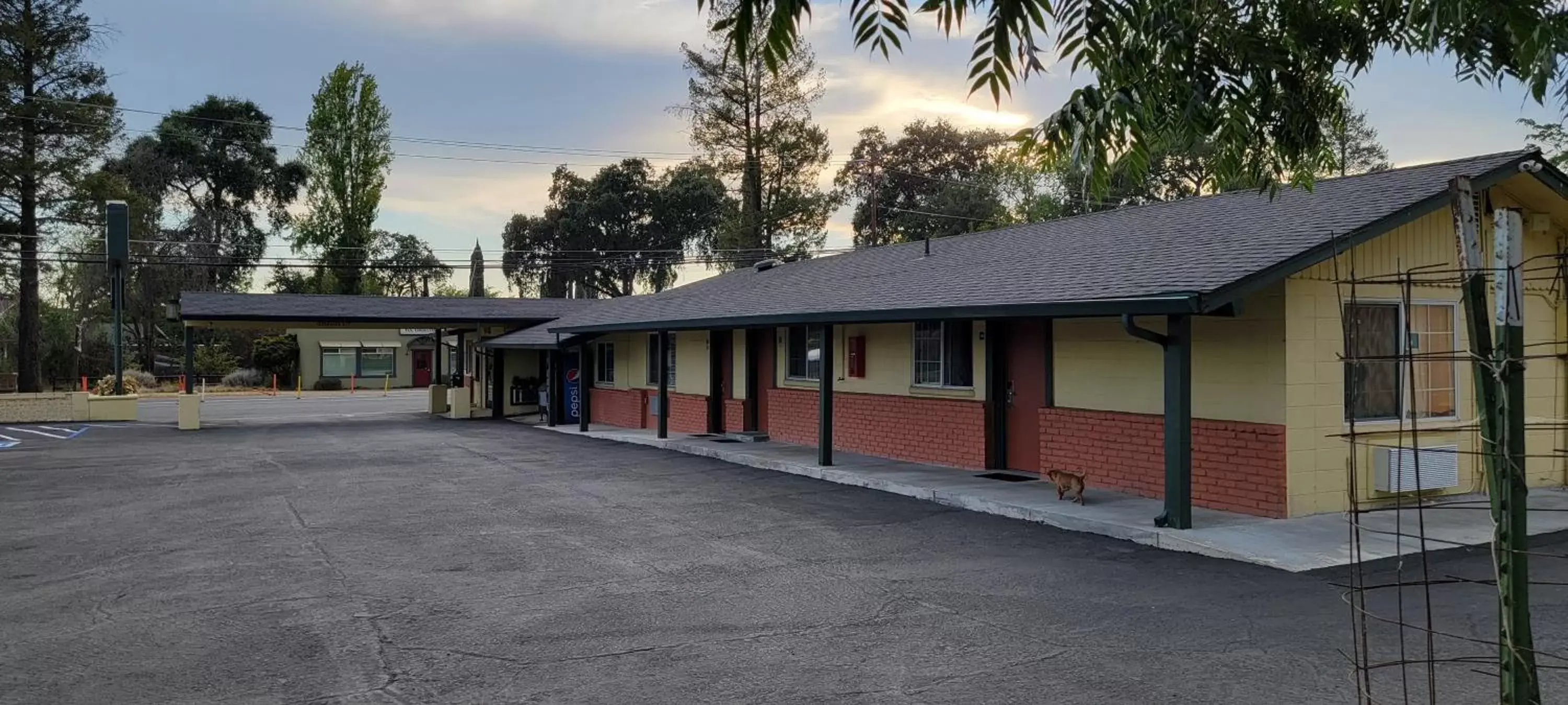 Property Building in Lakeview Inn