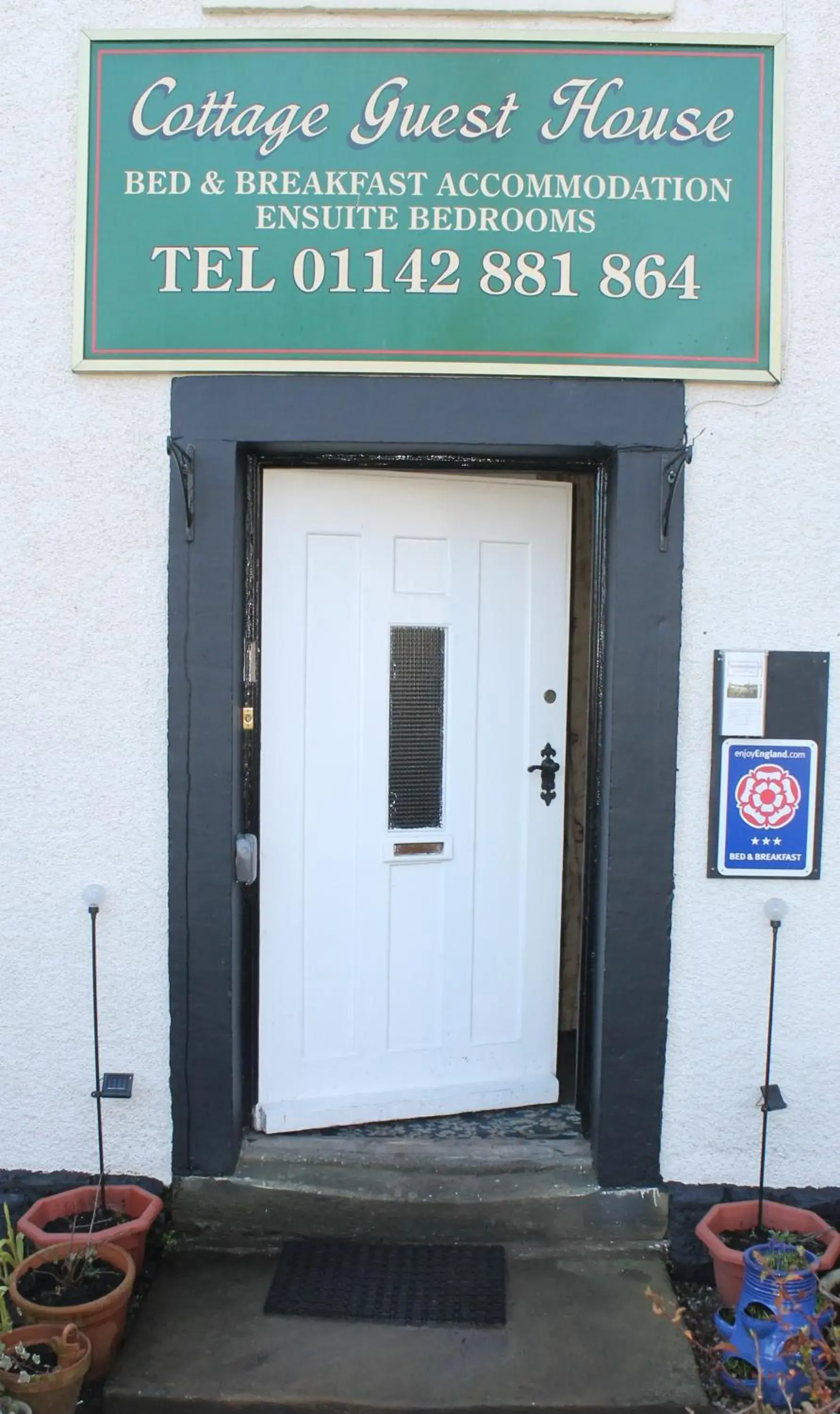 Facade/entrance in Wortley Cottage Guest House