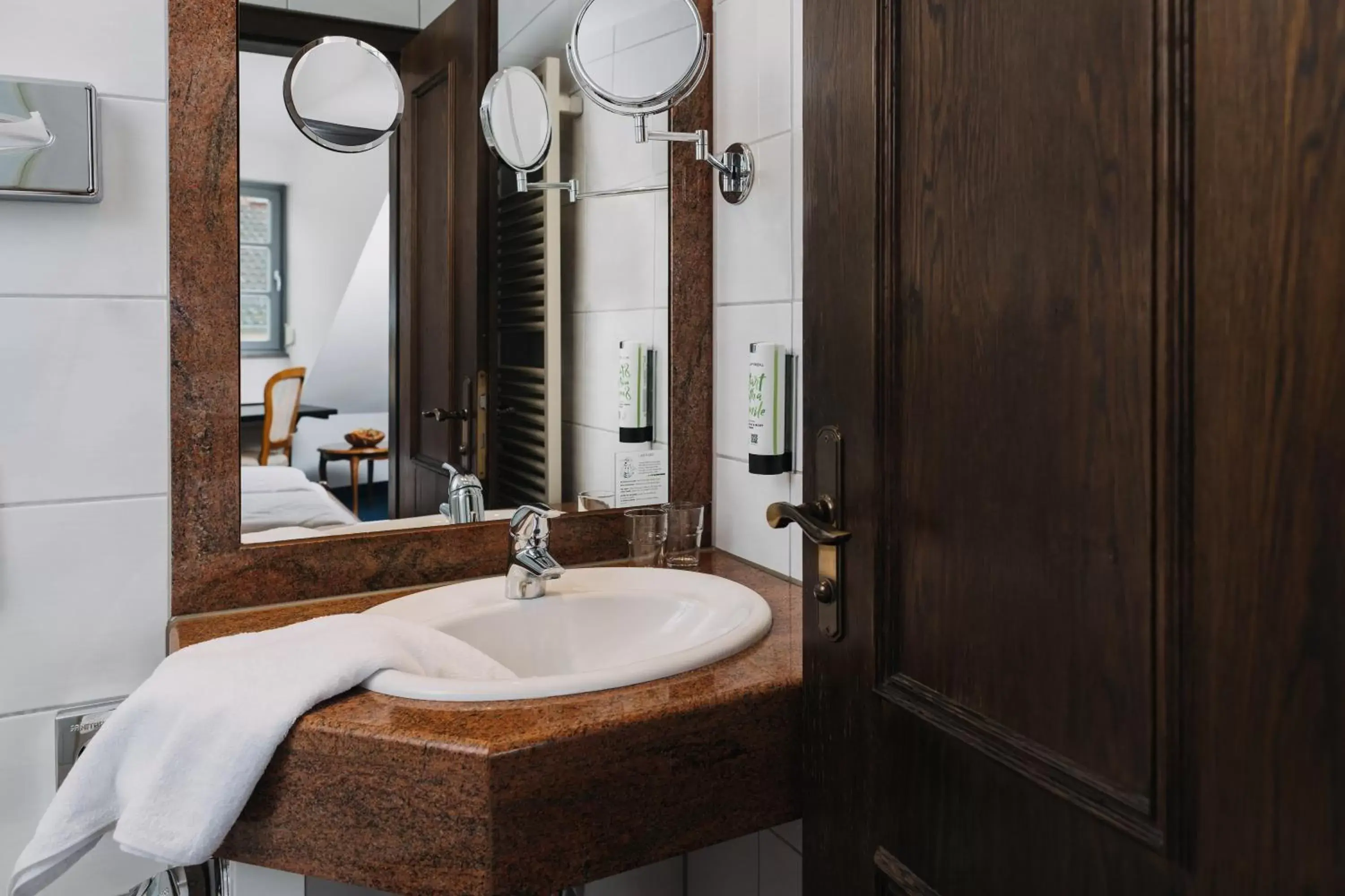 Bathroom in Altstadthotel Arch