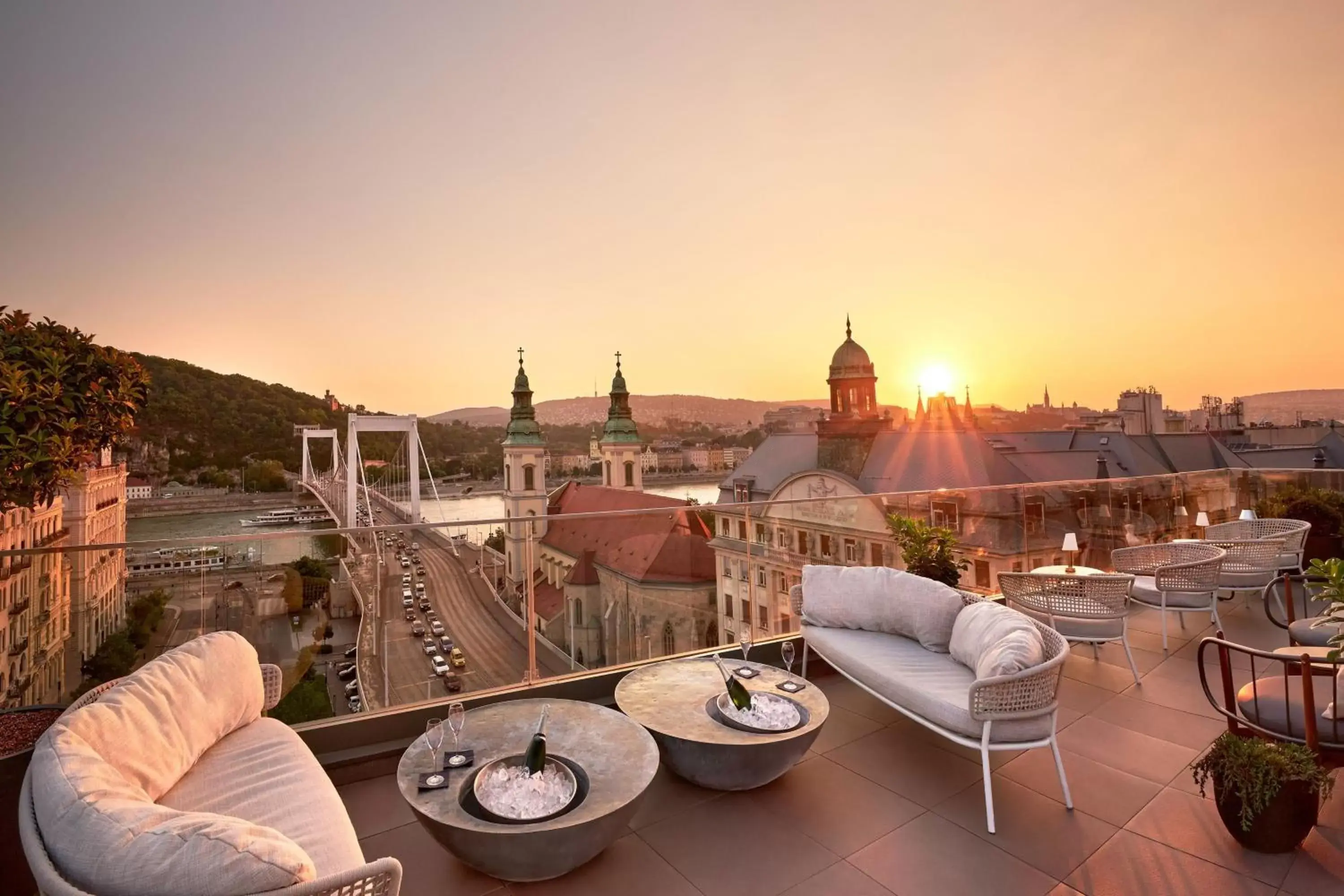 Restaurant/places to eat, Sunrise/Sunset in Matild Palace, a Luxury Collection Hotel