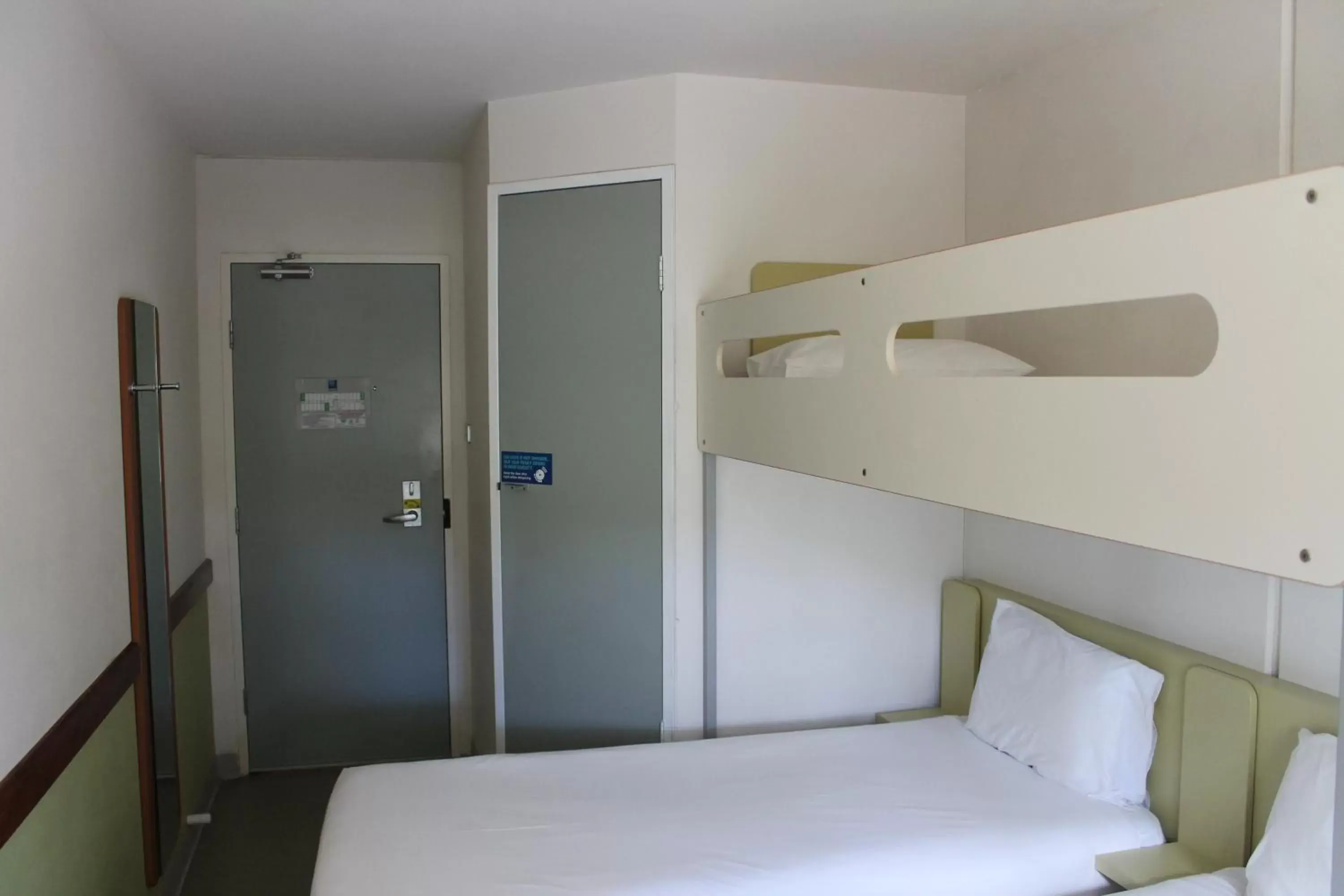 Bed in ibis Budget - Melbourne Airport