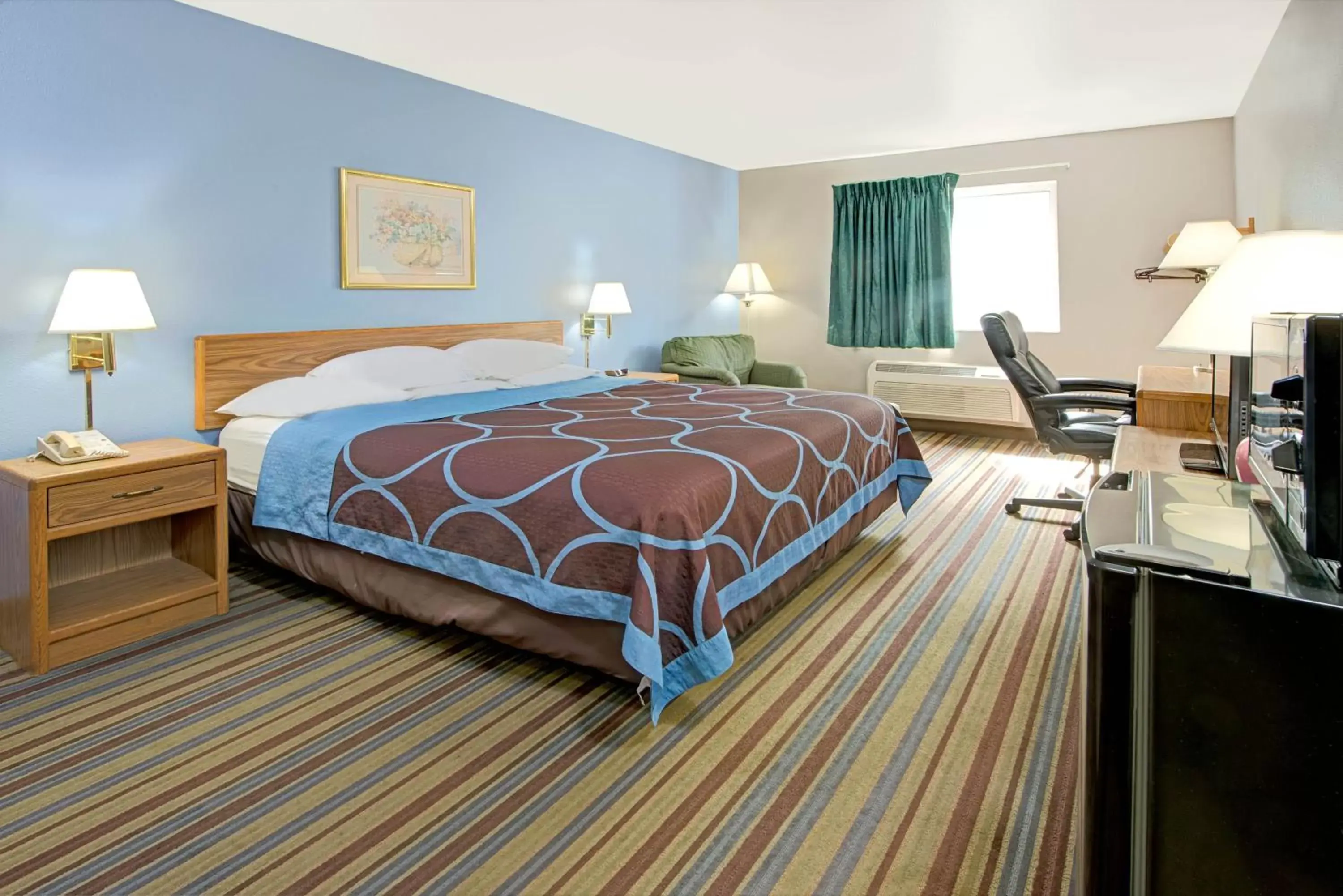 Bed in Super 8 by Wyndham Pontoon Beach IL/St. Louis MO Area