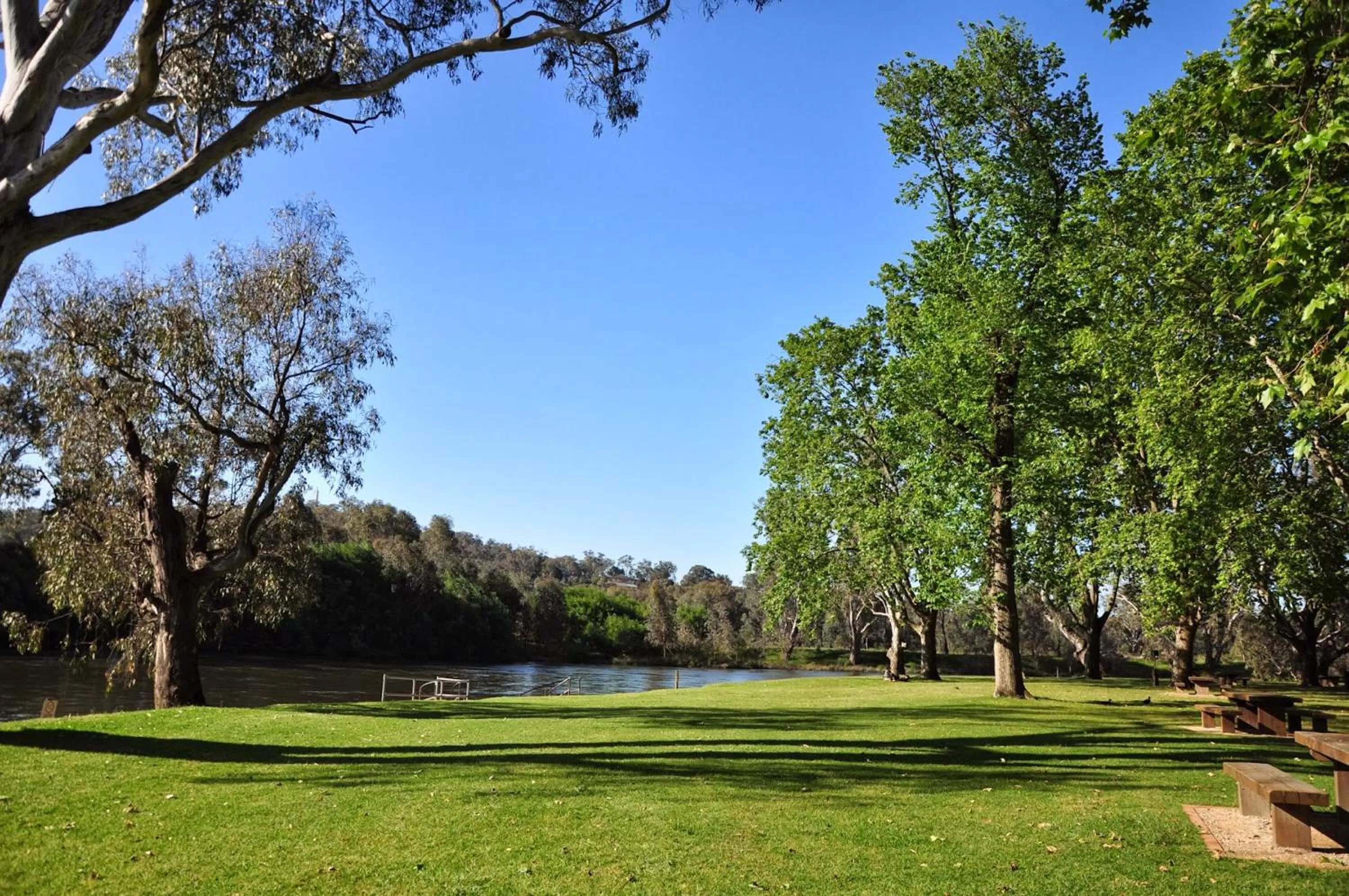 Nearby landmark in Albury Paddlesteamer