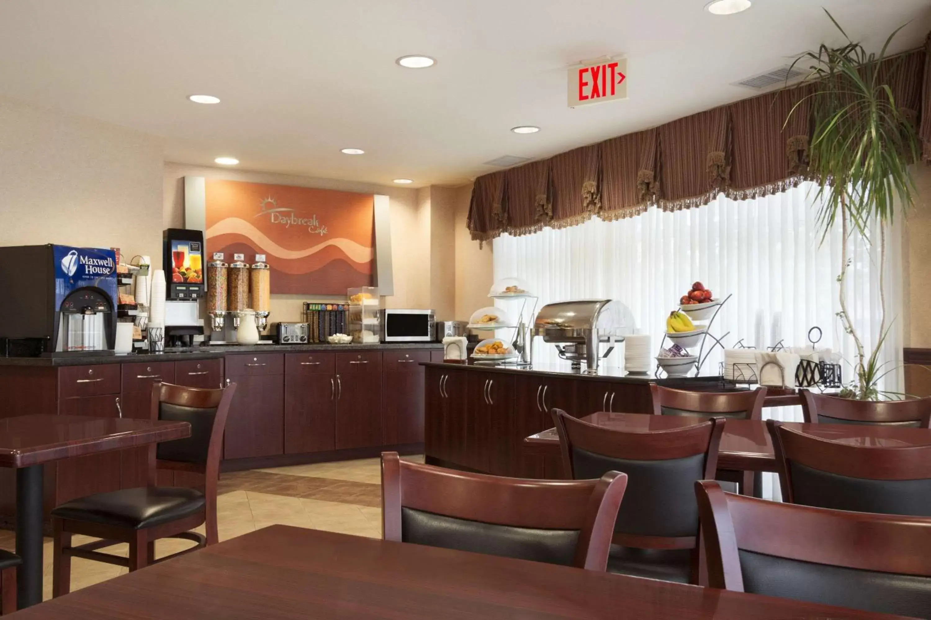 Restaurant/Places to Eat in Days Inn & Suites by Wyndham Langley