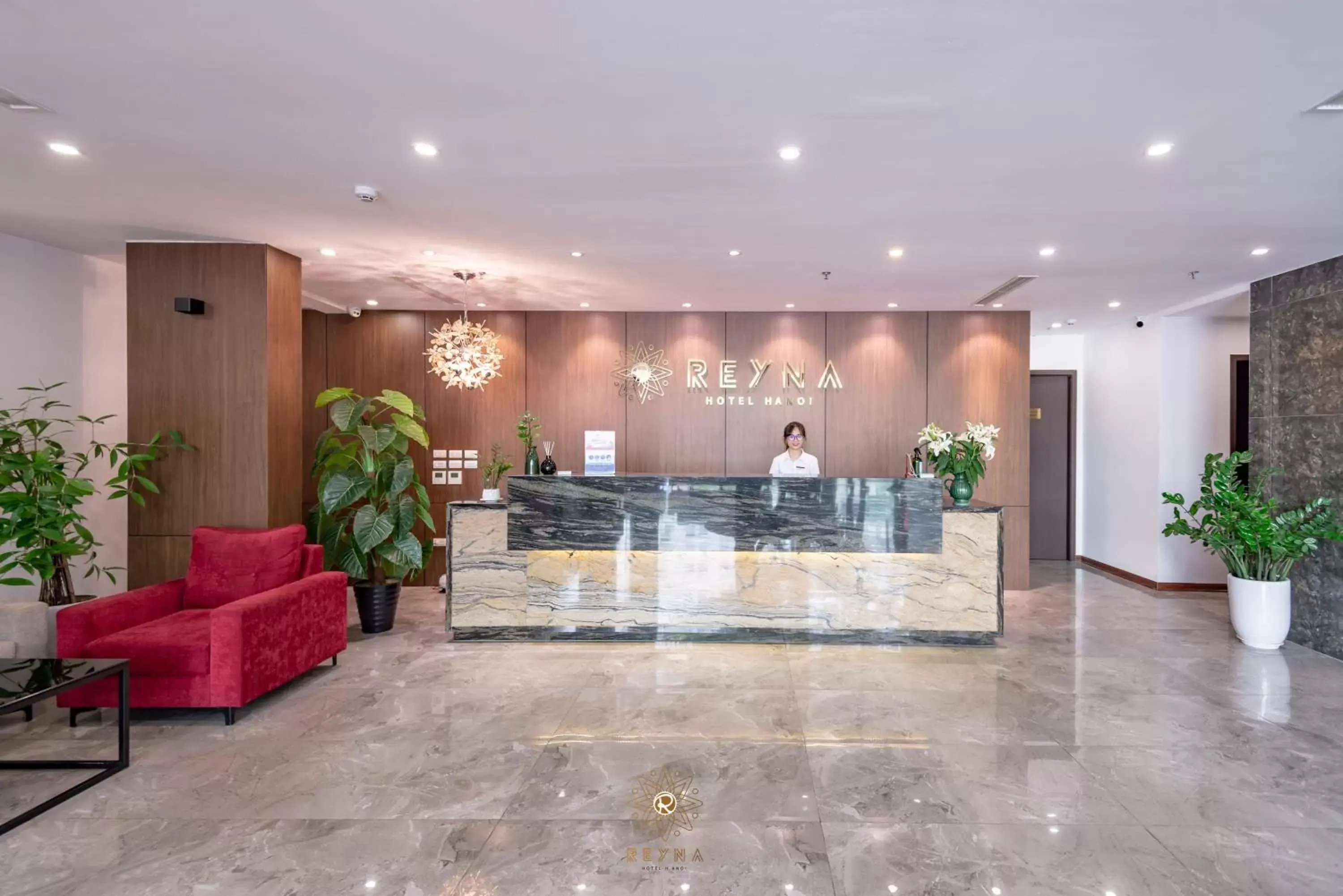 Staff, Lobby/Reception in Reyna Hotel Hanoi & Spa