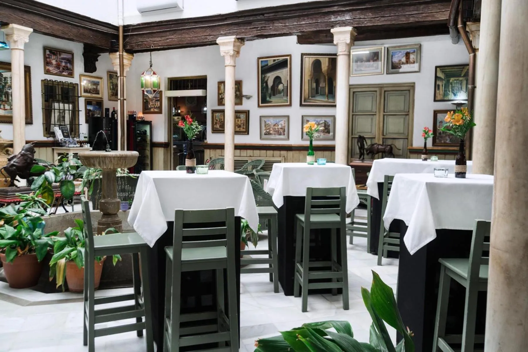 Food and drinks in Casa Palacio Pilar del Toro