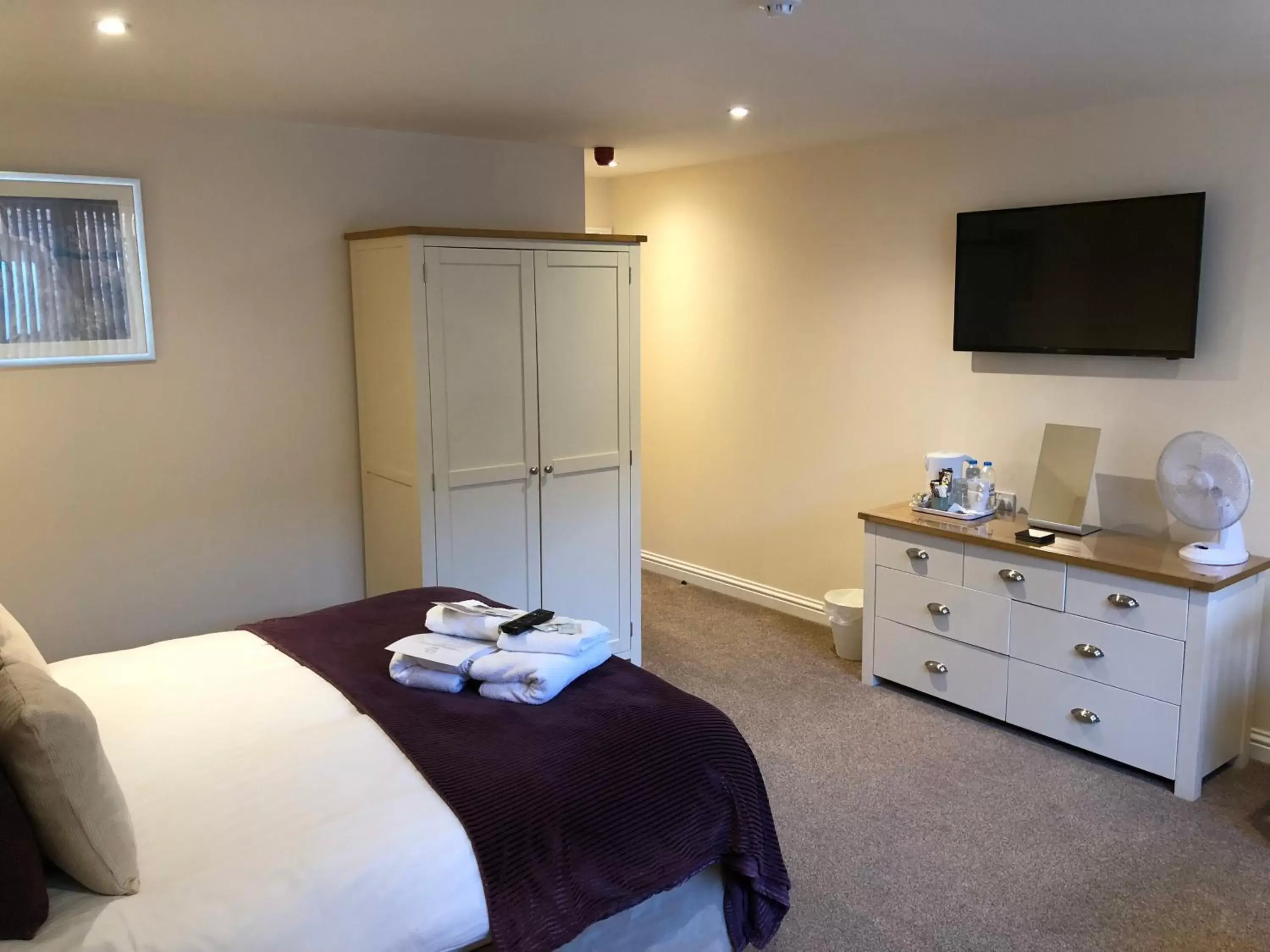 Bedroom, Bed in Fir Tree Barn