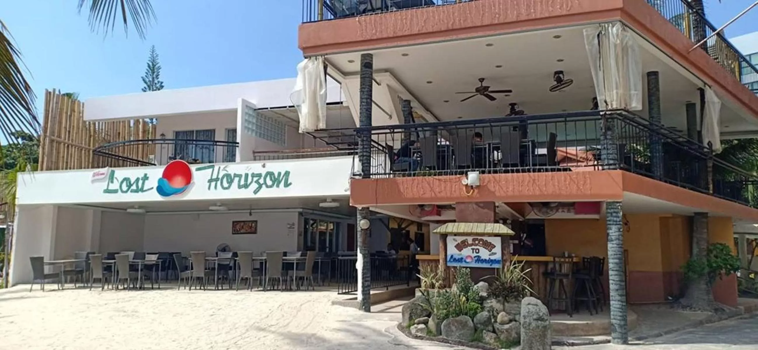 Restaurant/places to eat in Lost Horizon Beach Dive Resort