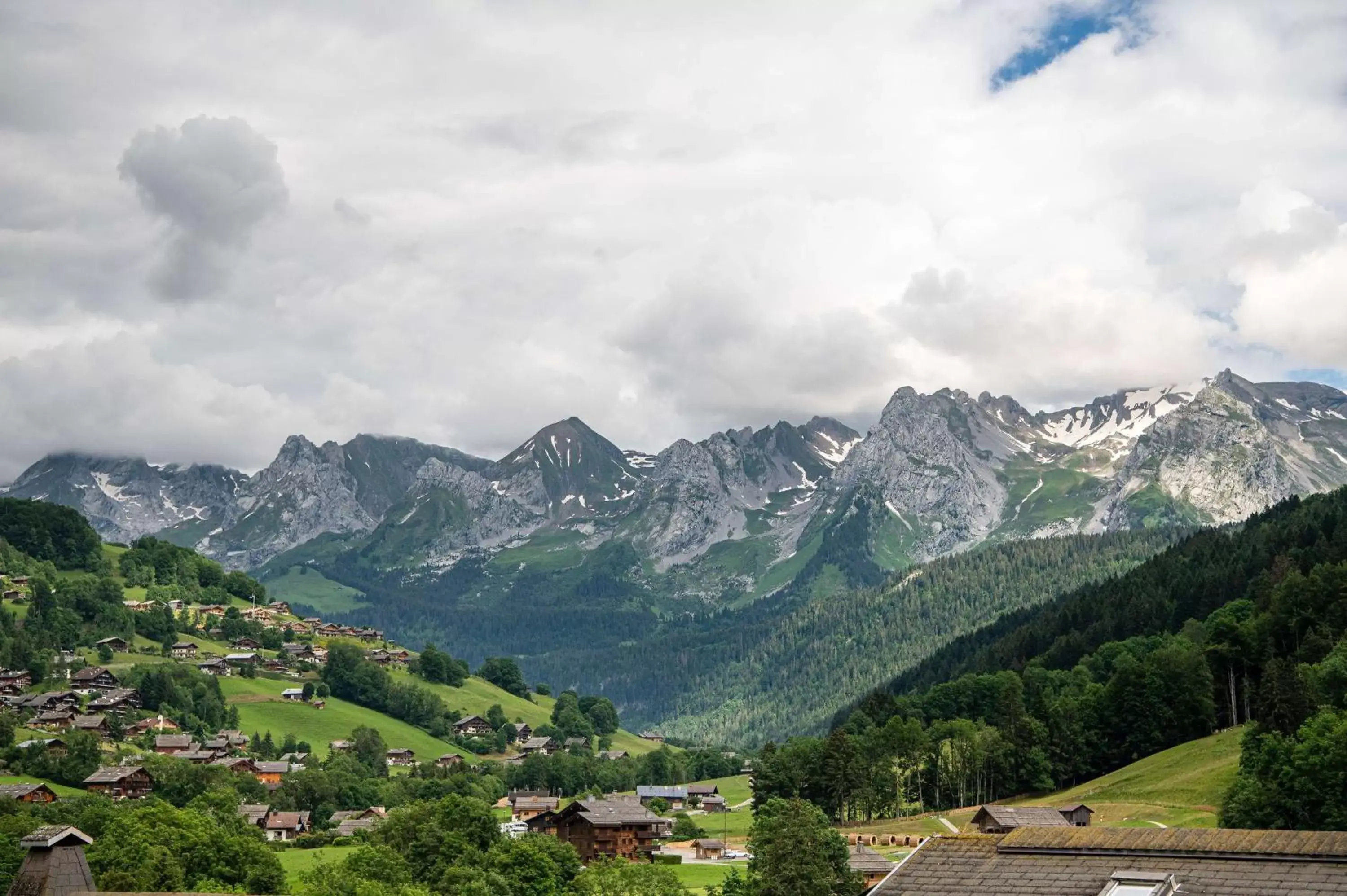 View (from property/room), Mountain View in Best Western Chalet les Saytels