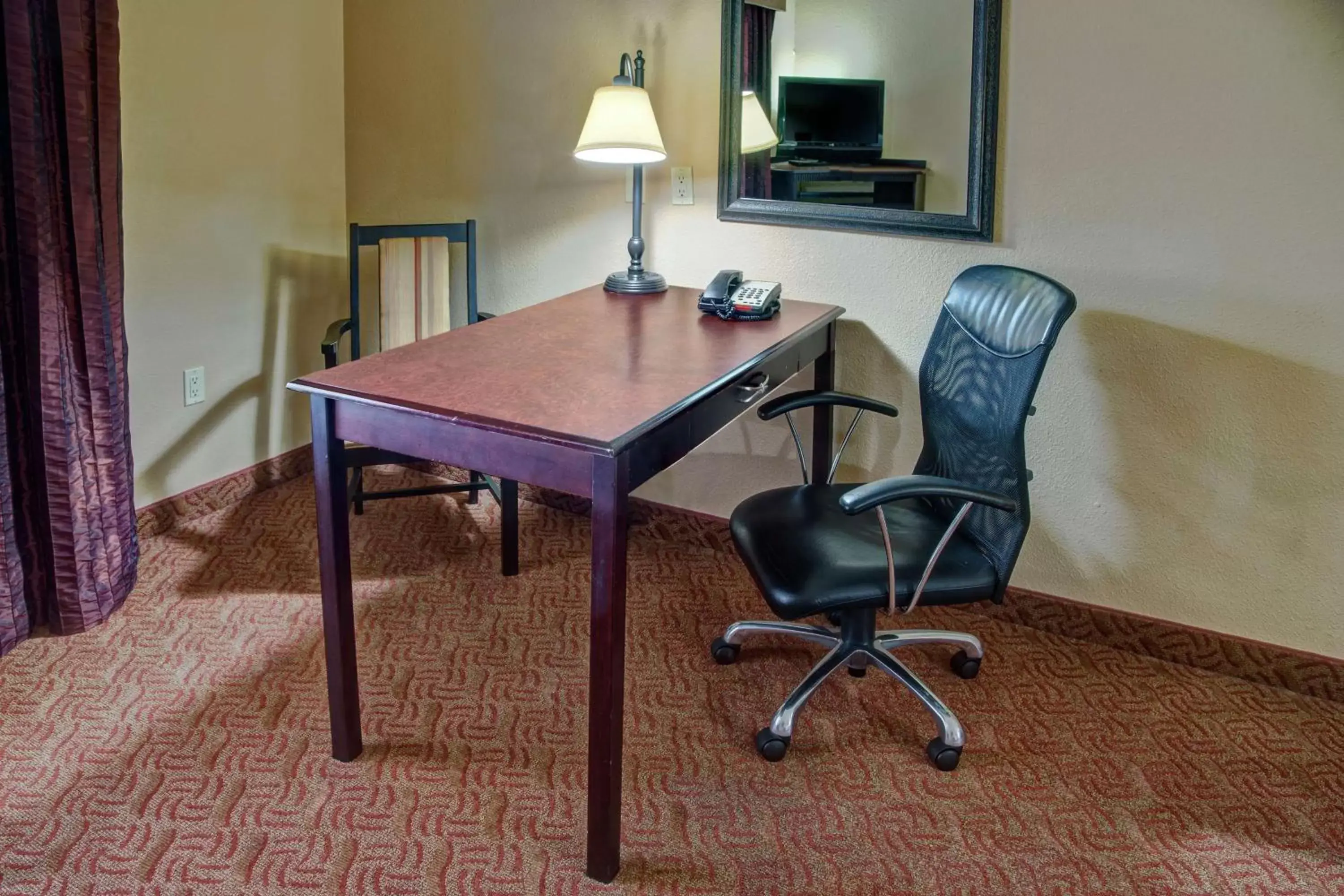 Bedroom in Hampton Inn & Suites Corsicana Bedroom in Hampton Inn & Suites Corsicana