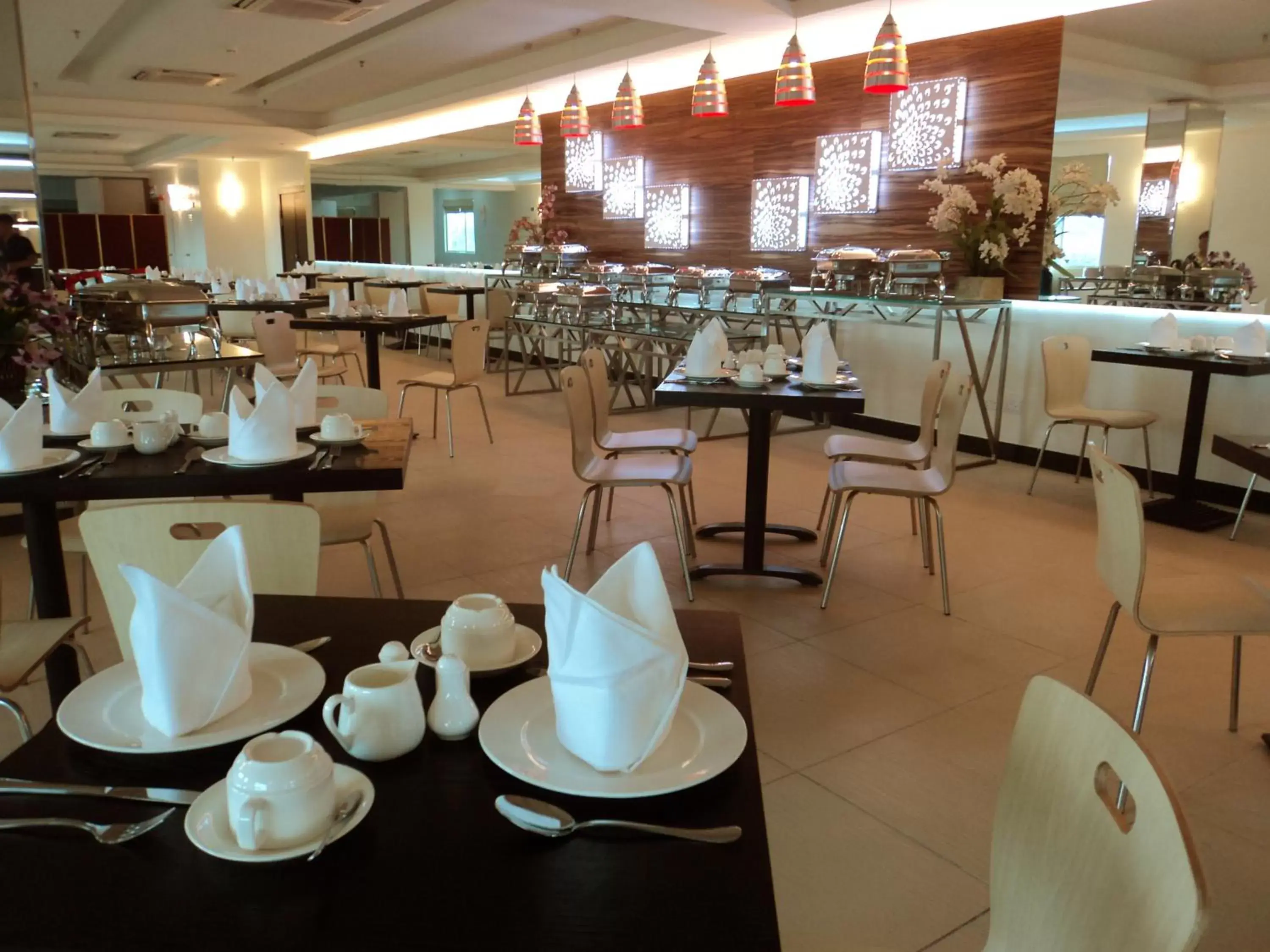 Restaurant/Places to Eat in My Inn Hotel Lahad Datu, Sabah