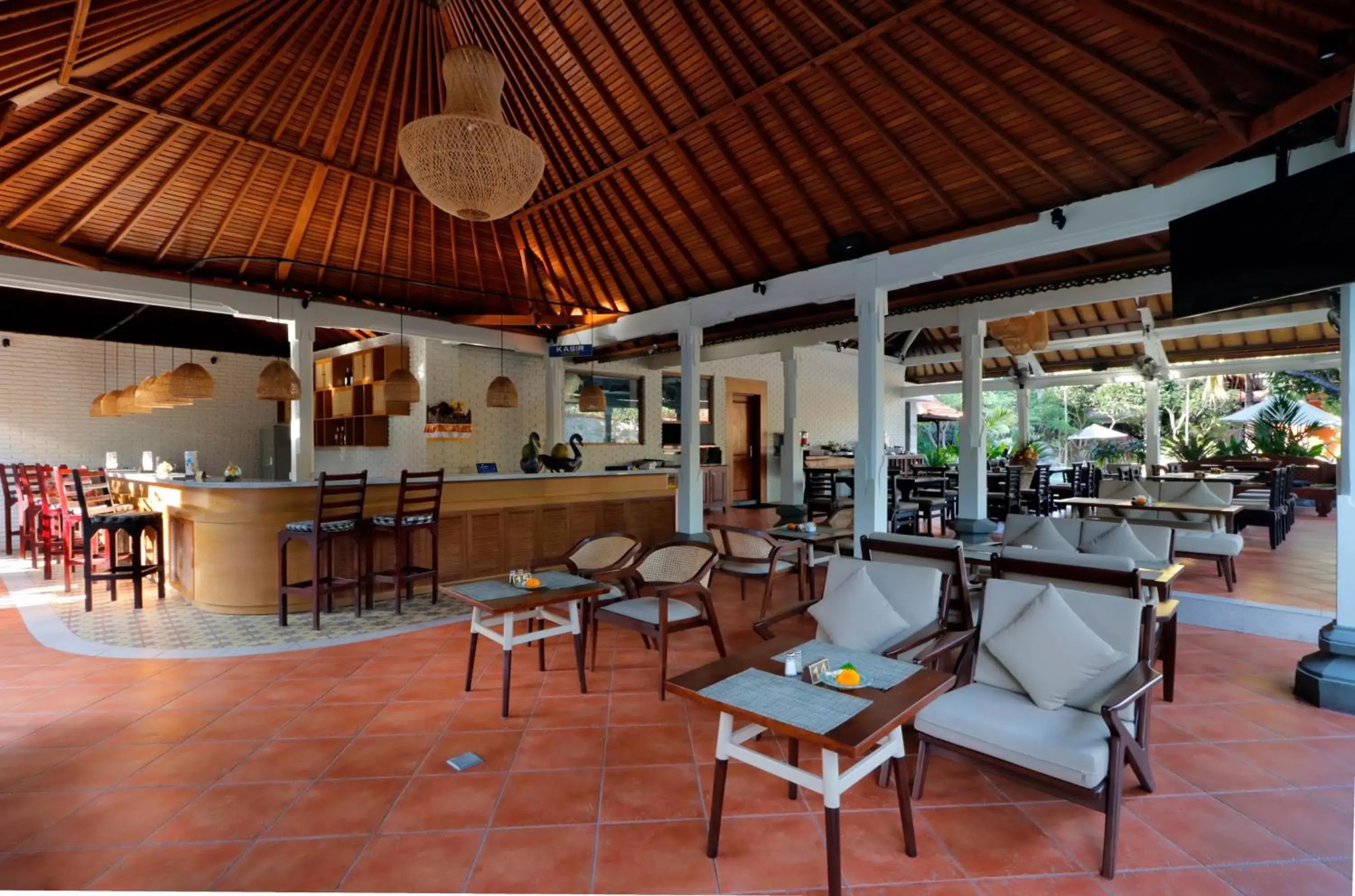Lounge or bar, Restaurant/Places to Eat in Adi Dharma Hotel Legian
