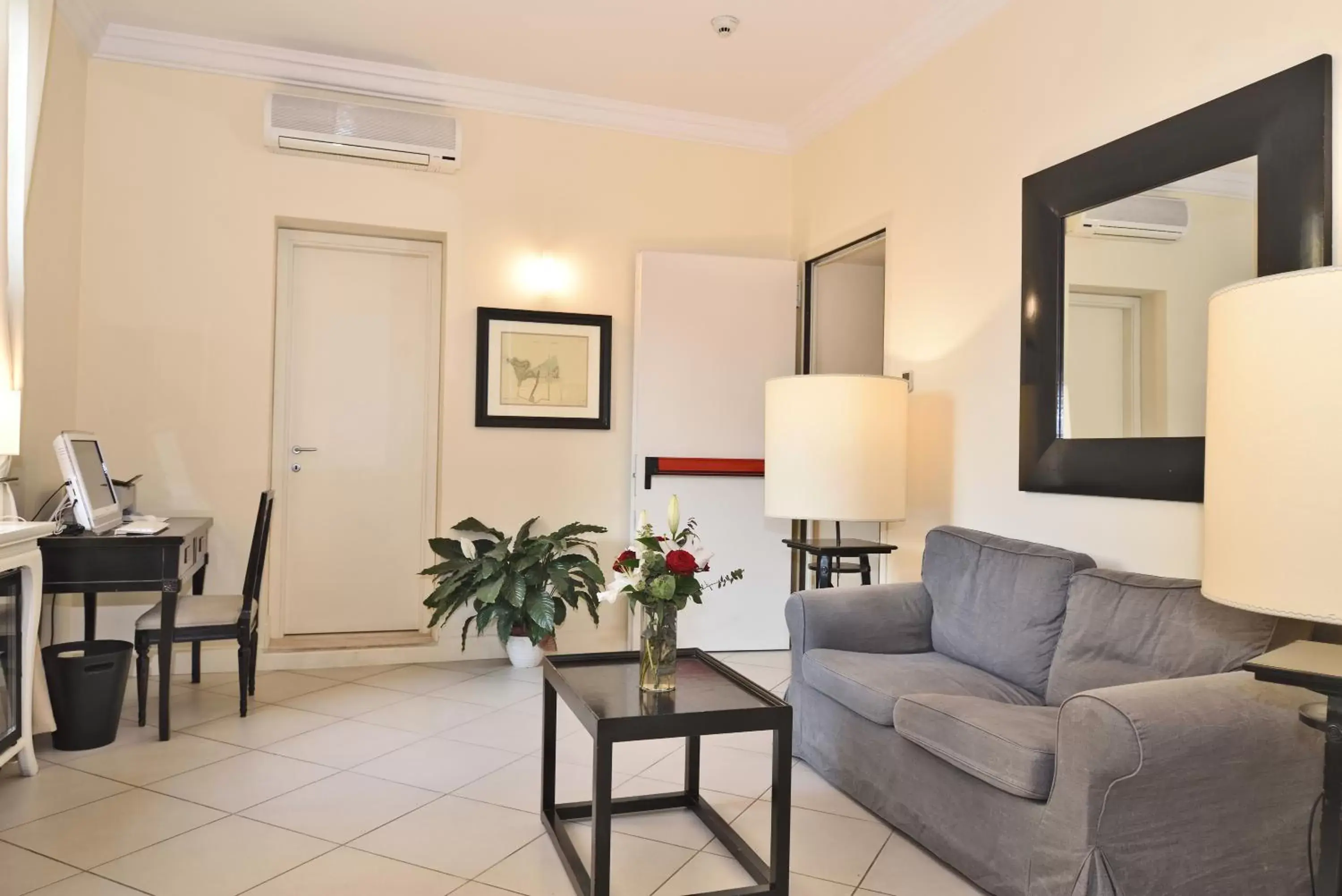 Lobby or reception in Residenza Fiorentina Lobby or reception in Residenza Fiorentina