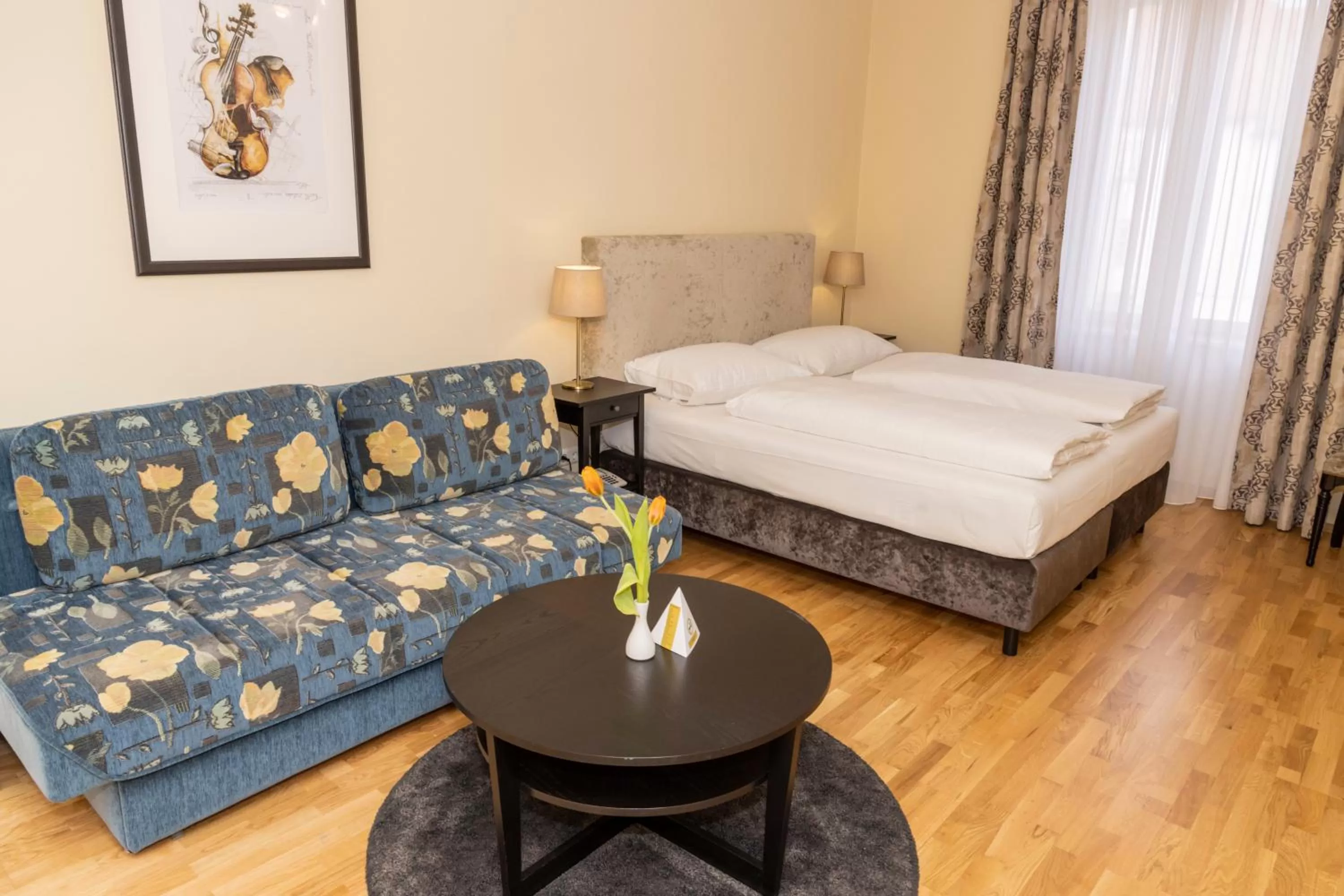 Photo of the whole room, Bed in Hotel Mariahilf