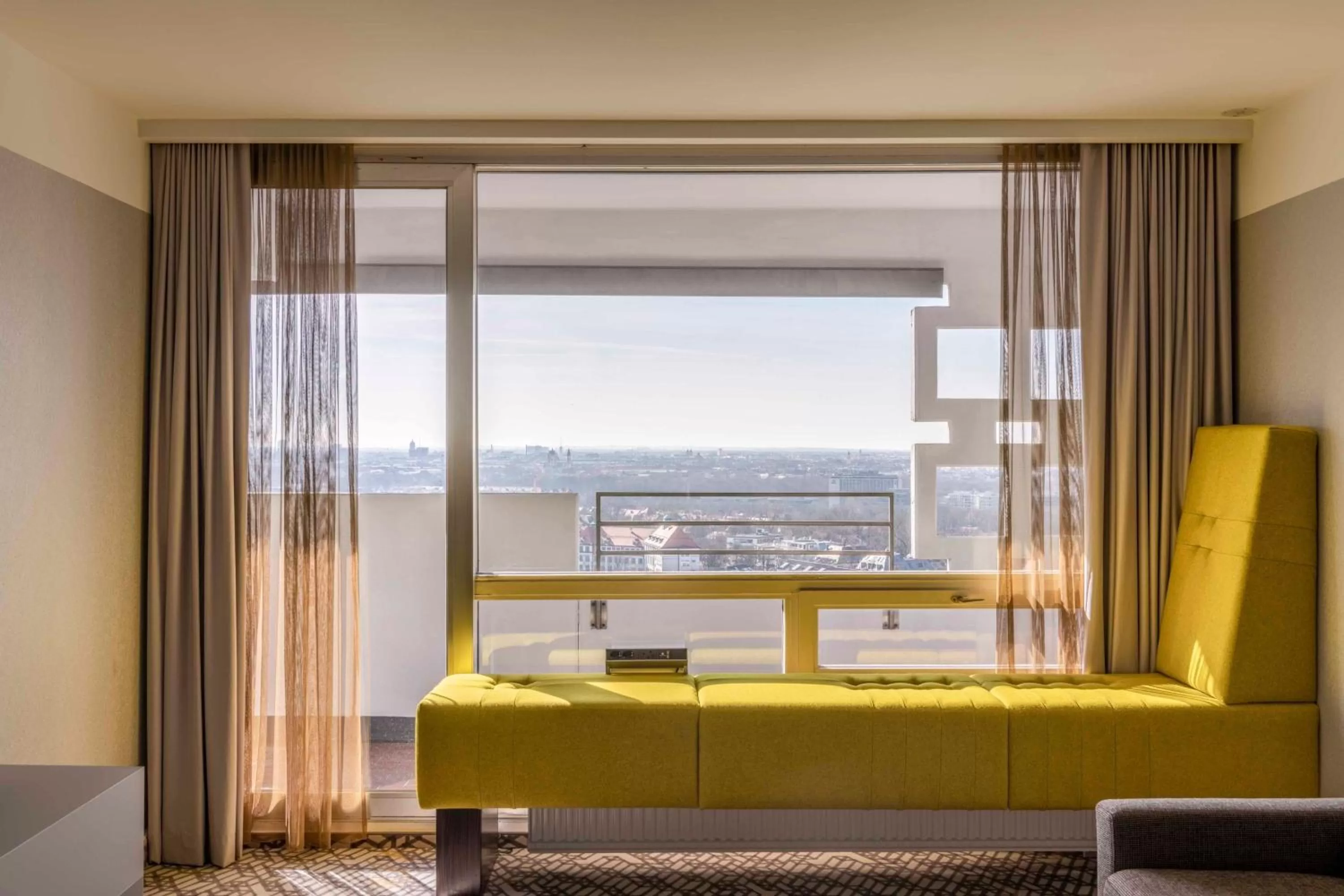 Photo of the whole room in Four Points by Sheraton Munich Arabellapark