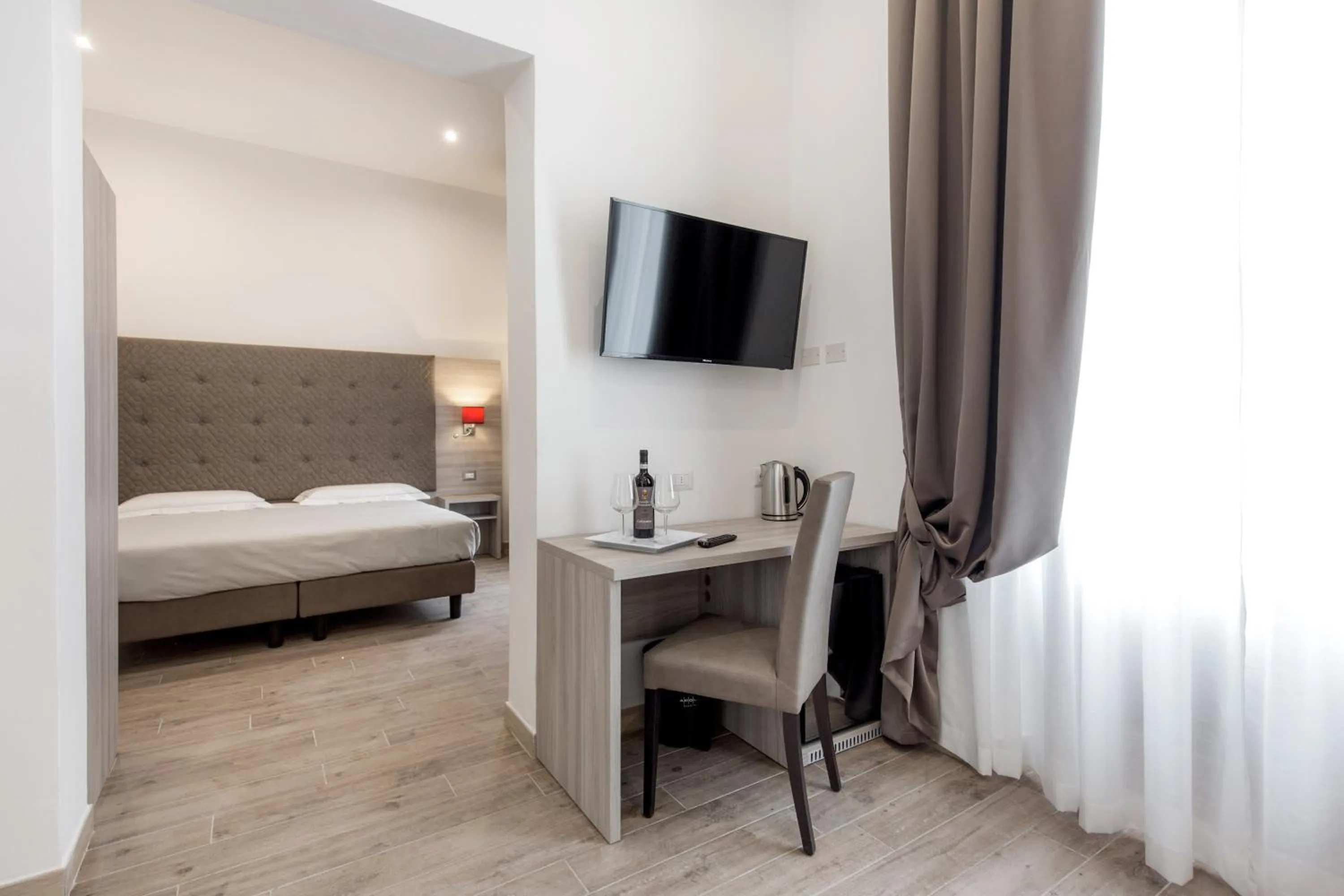 TV and multimedia, Bed in Apollo Guest House