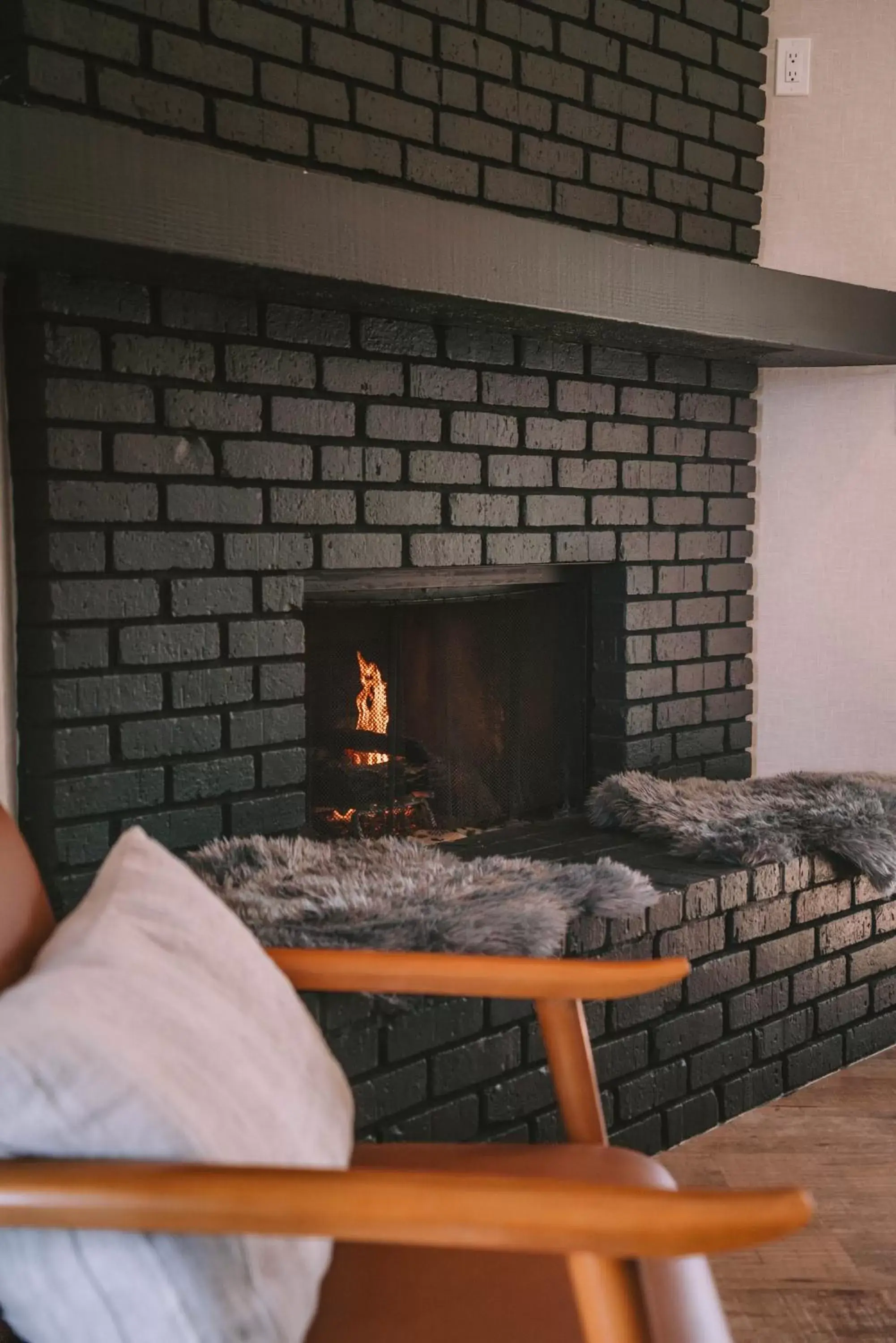 Communal kitchen in Fireside Inn on Moonstone Beach