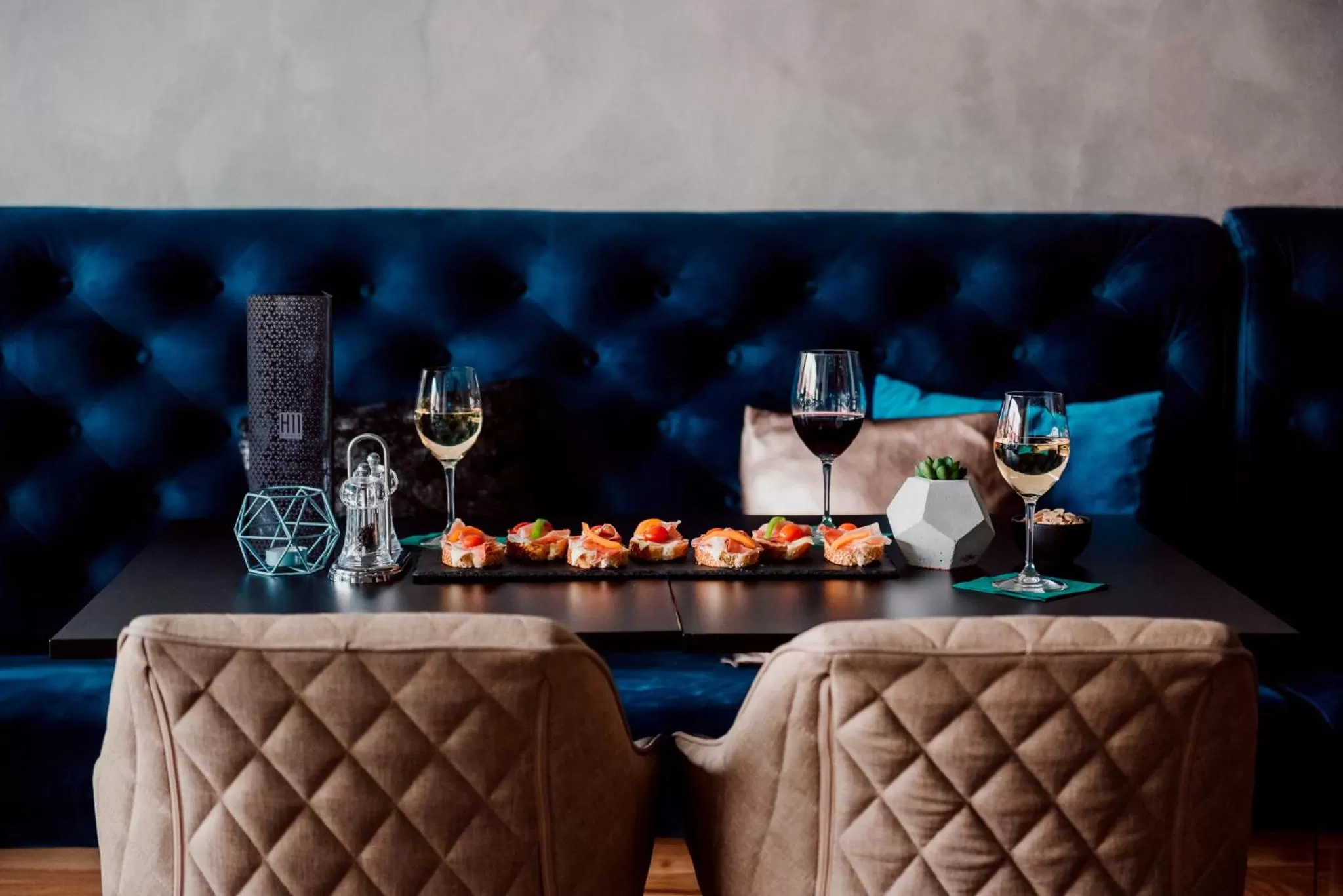 Lobby or reception in BOUTIQUE HOTEL11 with rooftop SPA