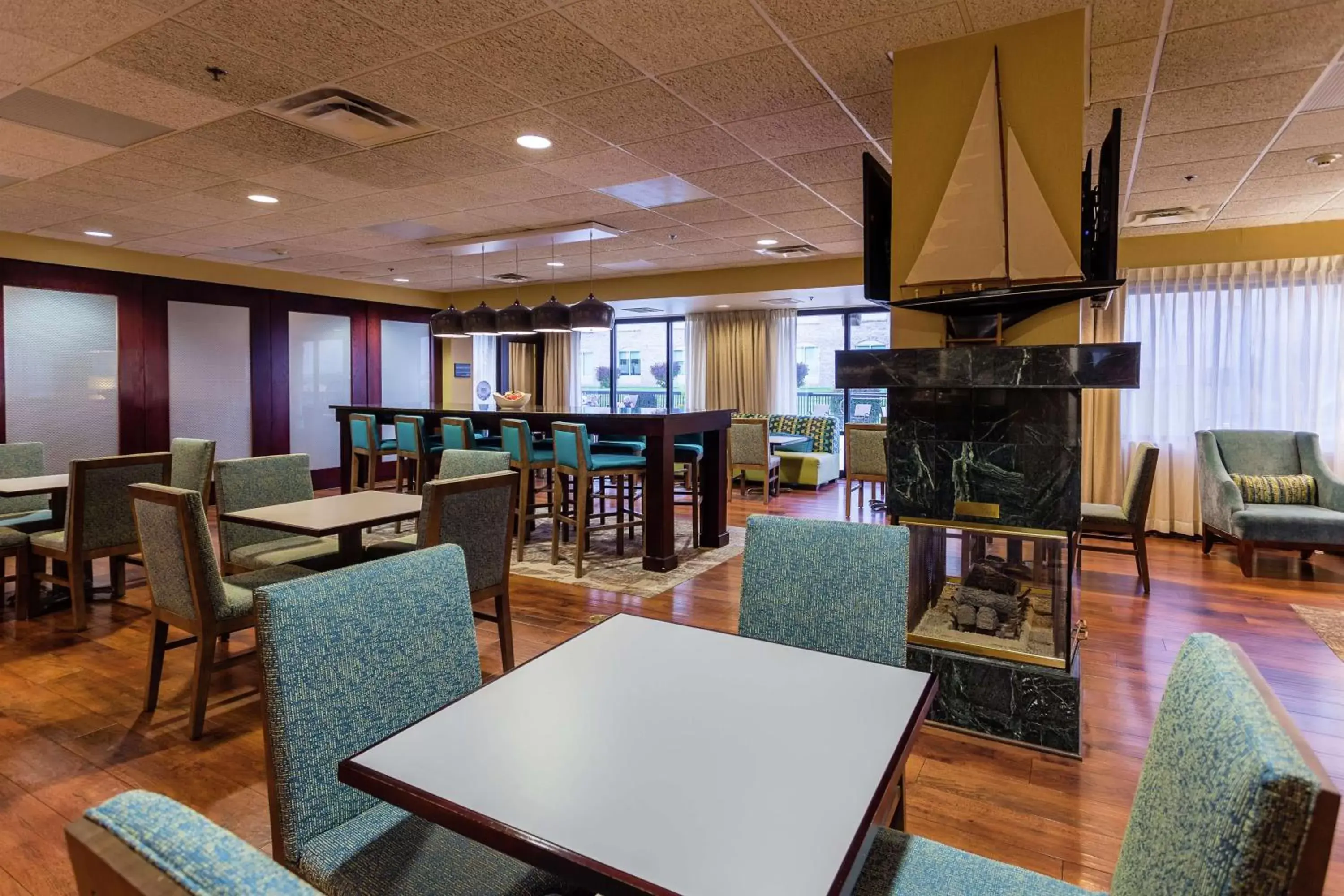 Lobby or reception, Restaurant/Places to Eat in Hampton Inn Somerset