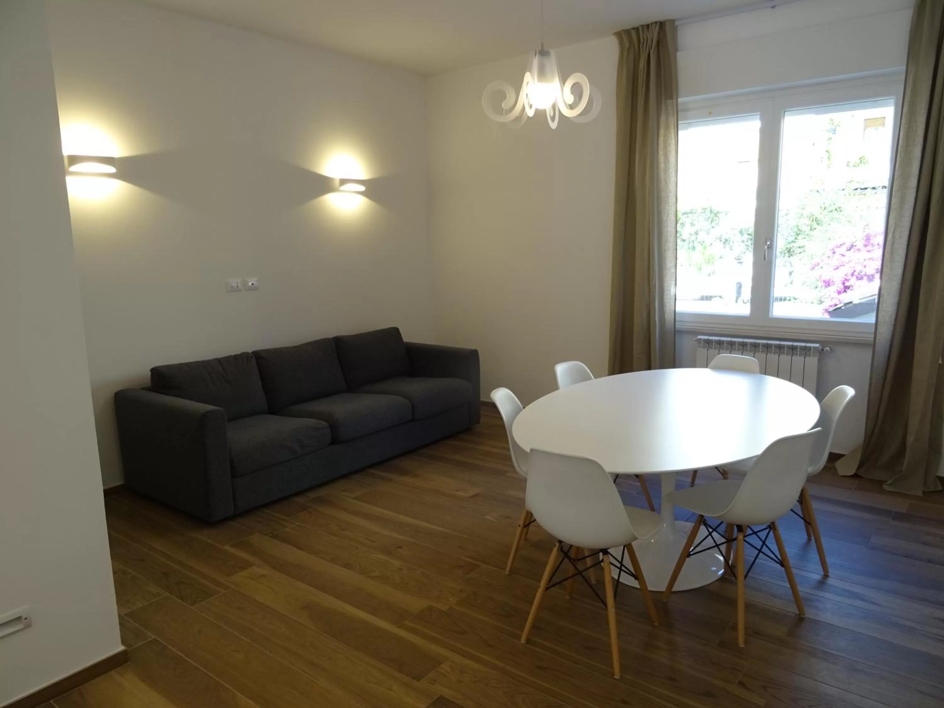 Communal lounge/ TV room, Seating Area in Meeting