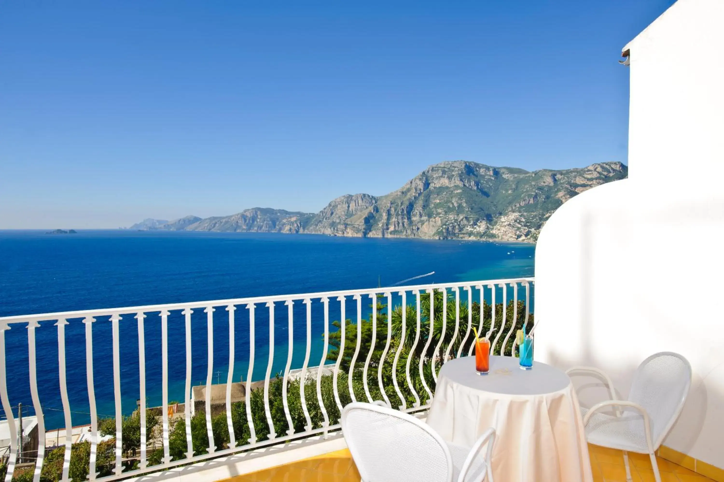 Classic Double Room with Terrace and sea view in Tramonto d'Oro