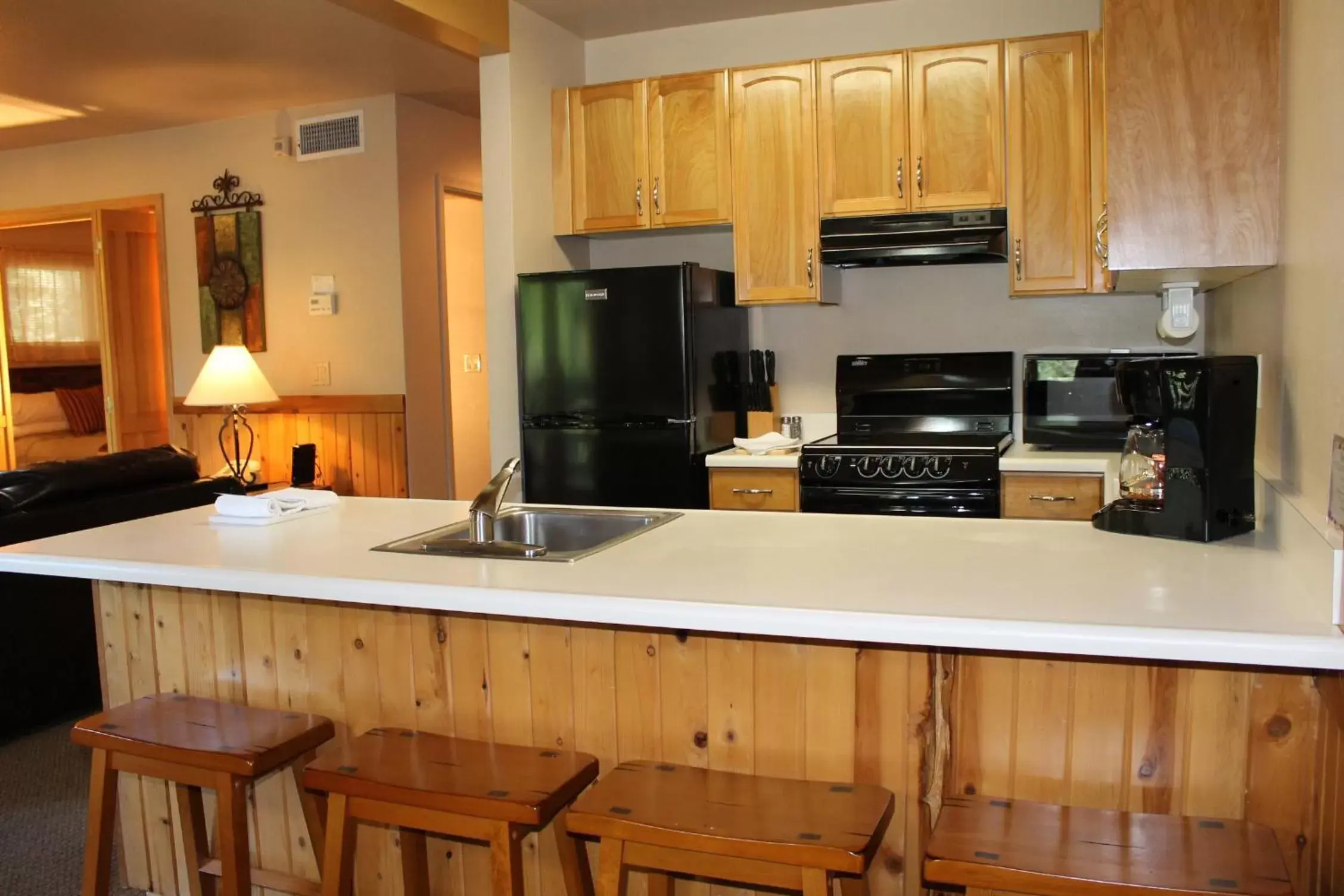 Kitchen/Kitchenette in Mount Shasta Resort