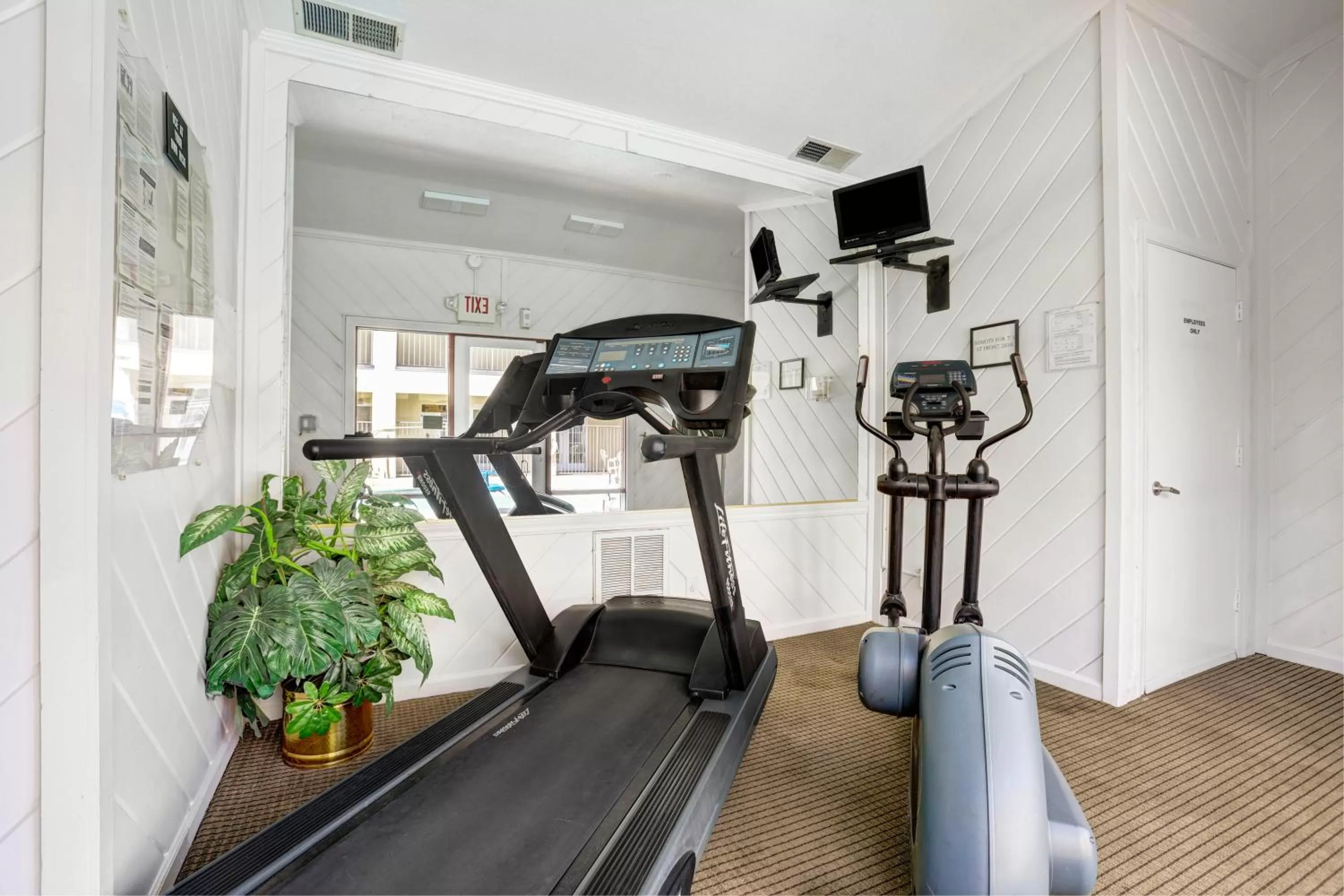 Fitness centre/facilities in Motel 6-Lodi, CA