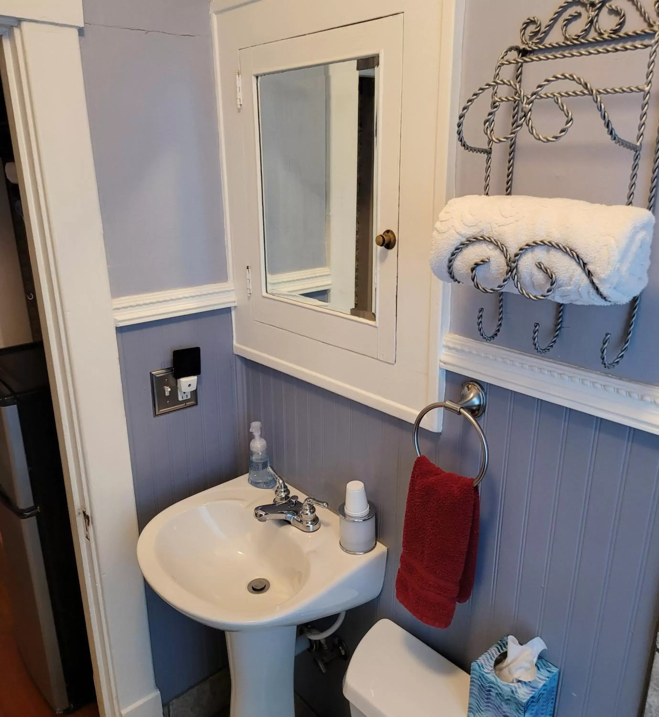 Bathroom in Prairie House Manor Bed and Breakfast