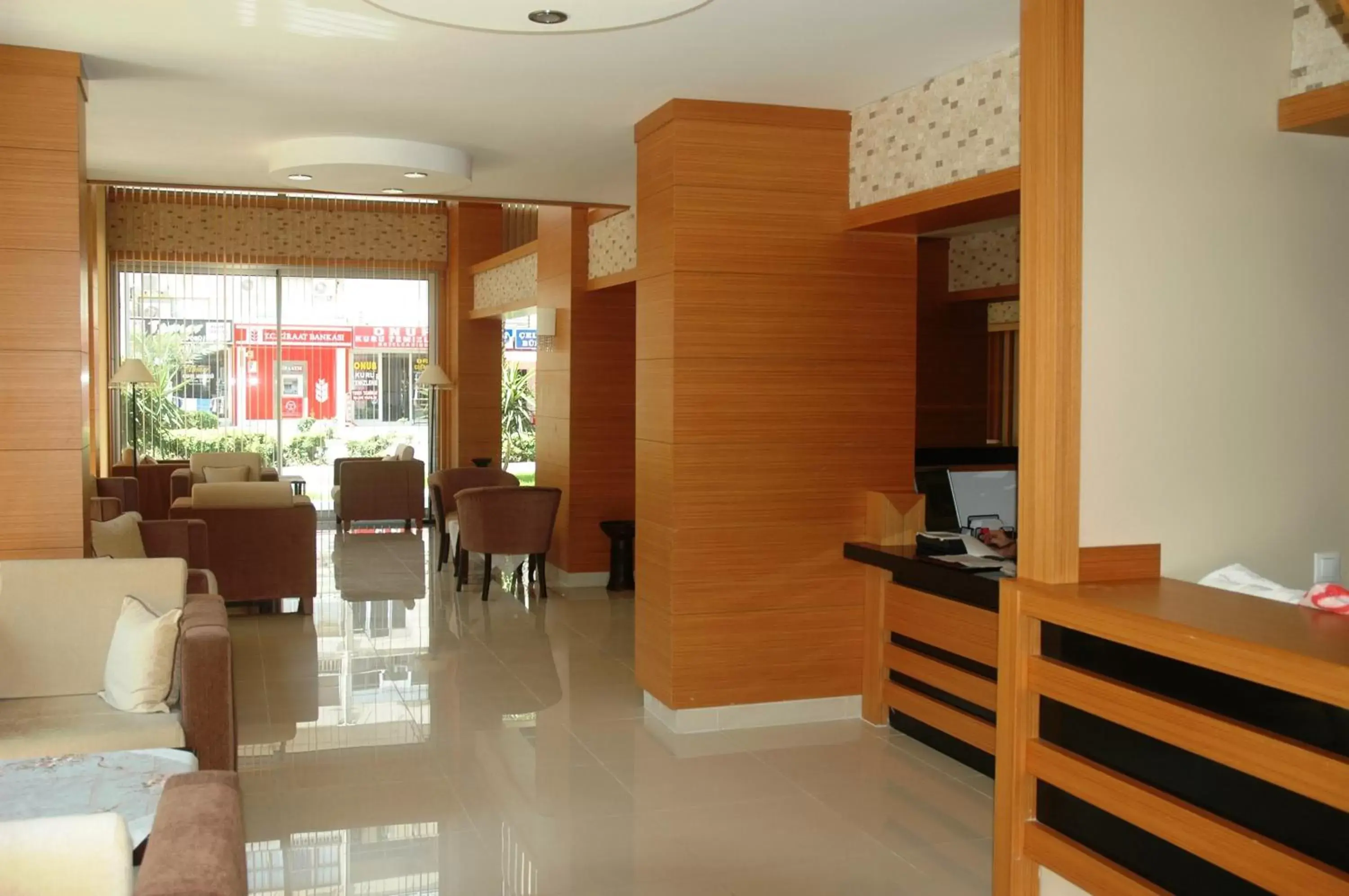 Lobby or reception in Suite Laguna Otel