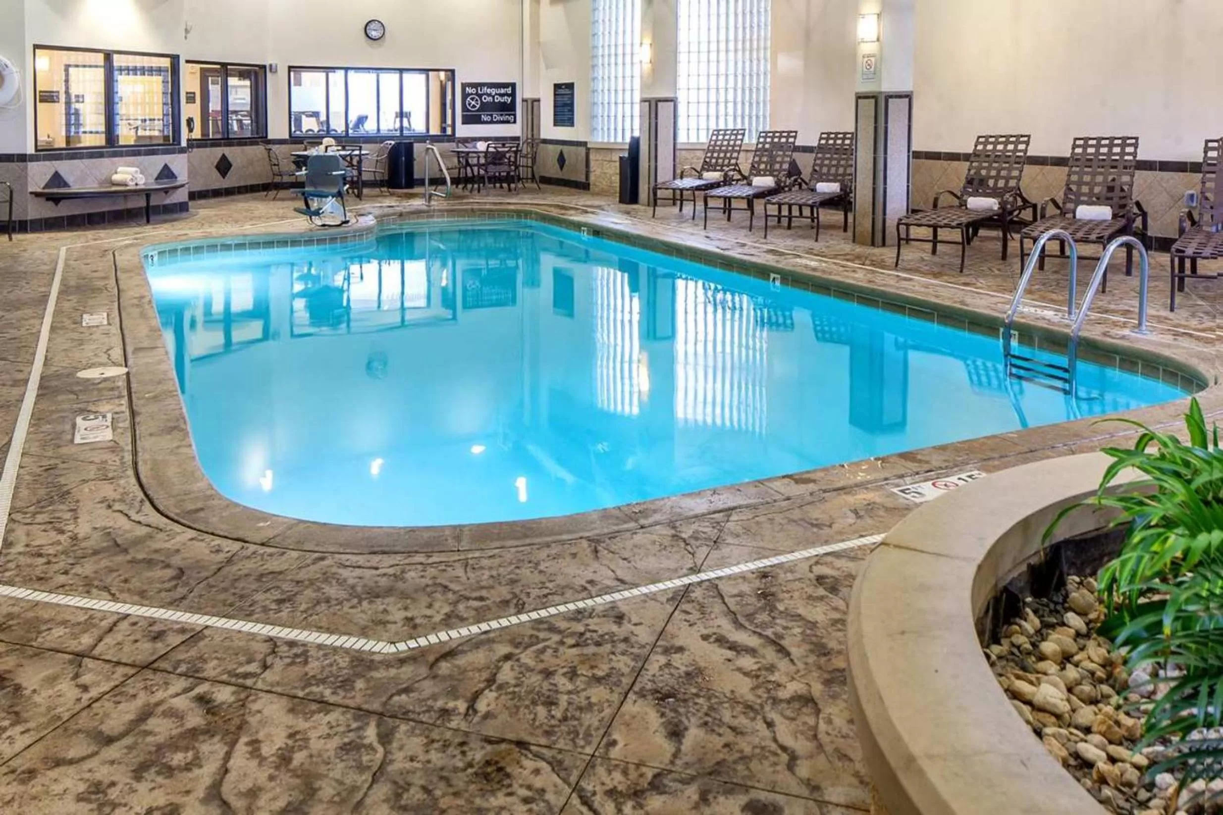 Swimming pool in Wingate by Wyndham St. Clairsville/Wheeling