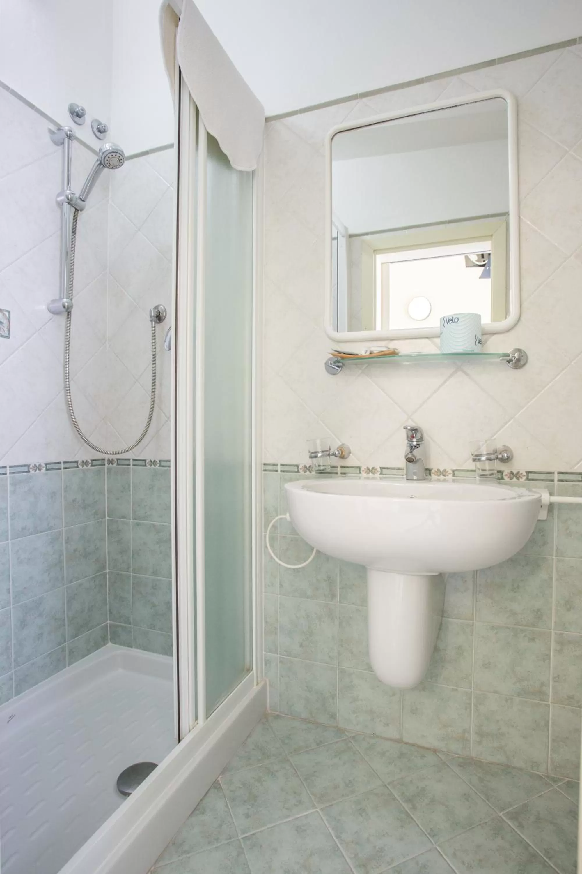 Shower in Hotel Sant'Angelo