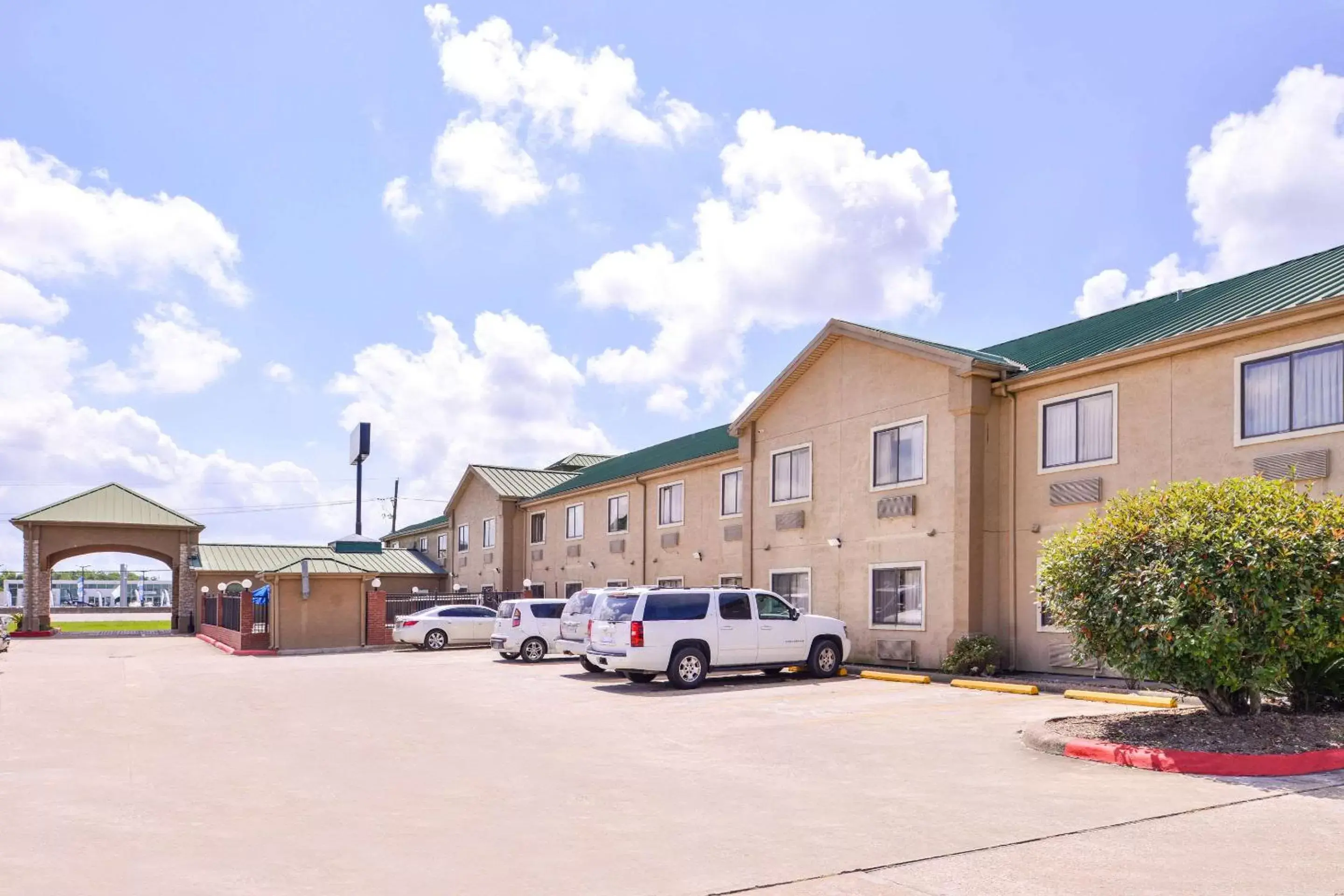Property Building in Quality Inn and Suites Beaumont