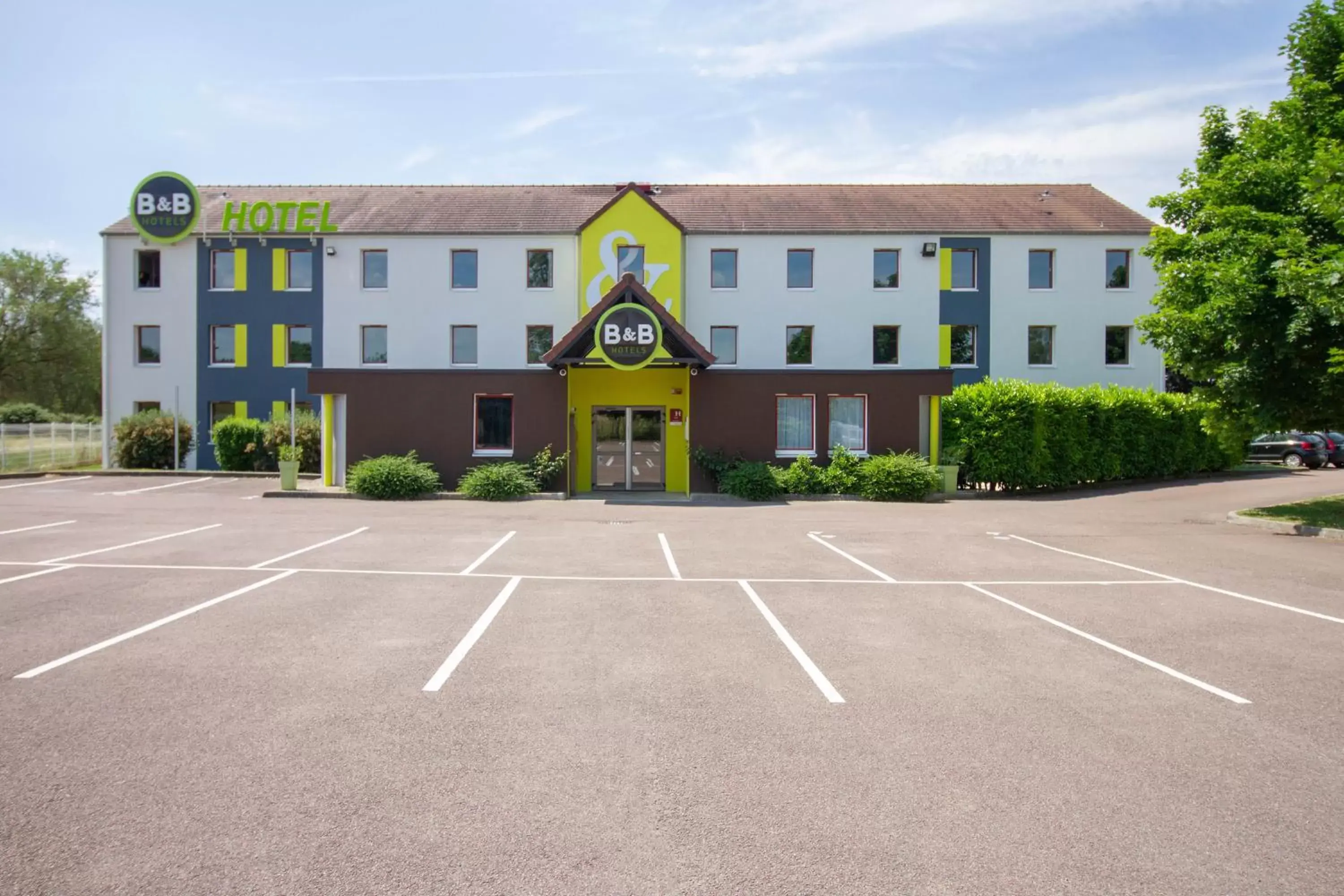 Facade/entrance, Property Building in B&B HOTEL BEAUNE Nord