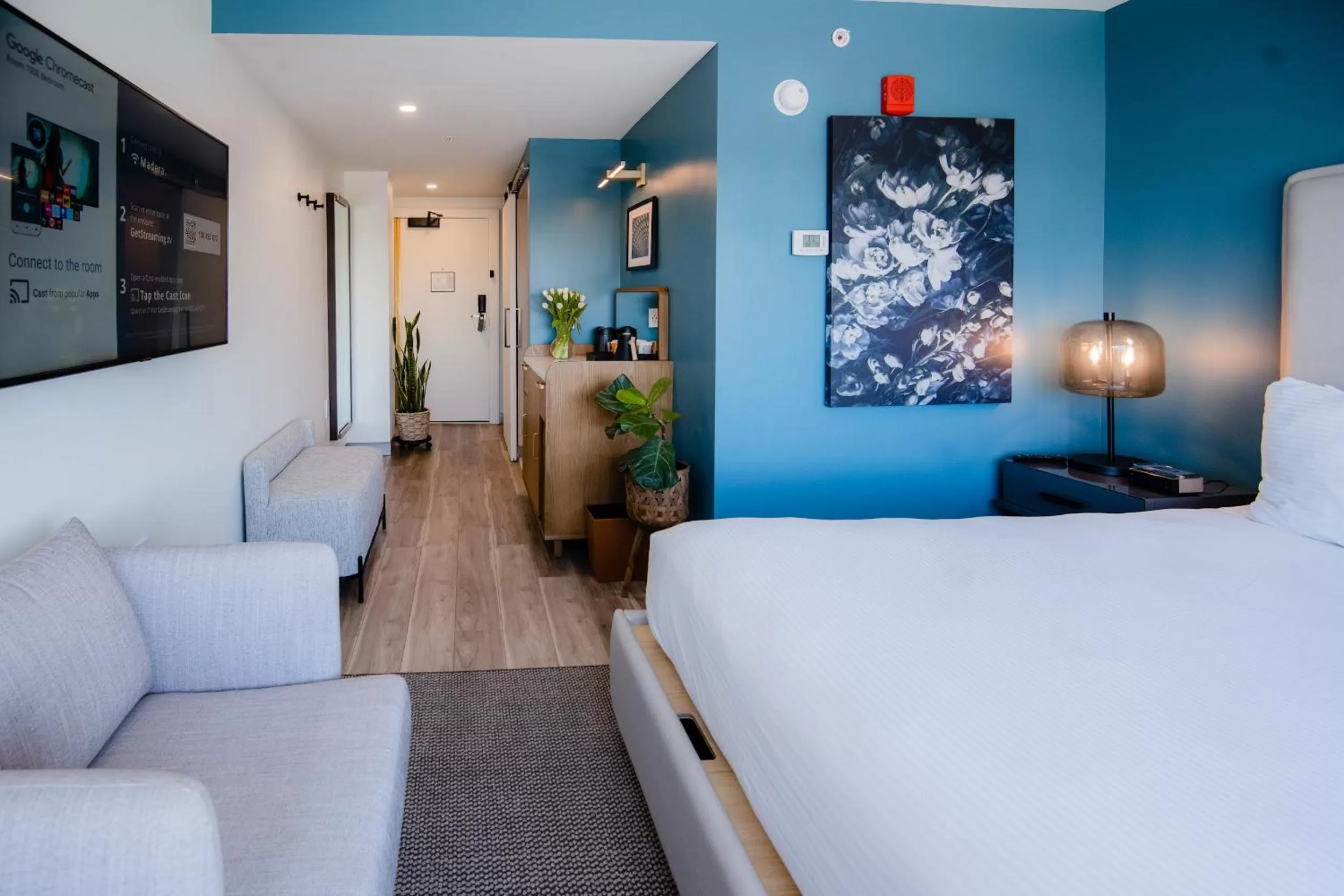 Seating area, Bed in Hotel Madera