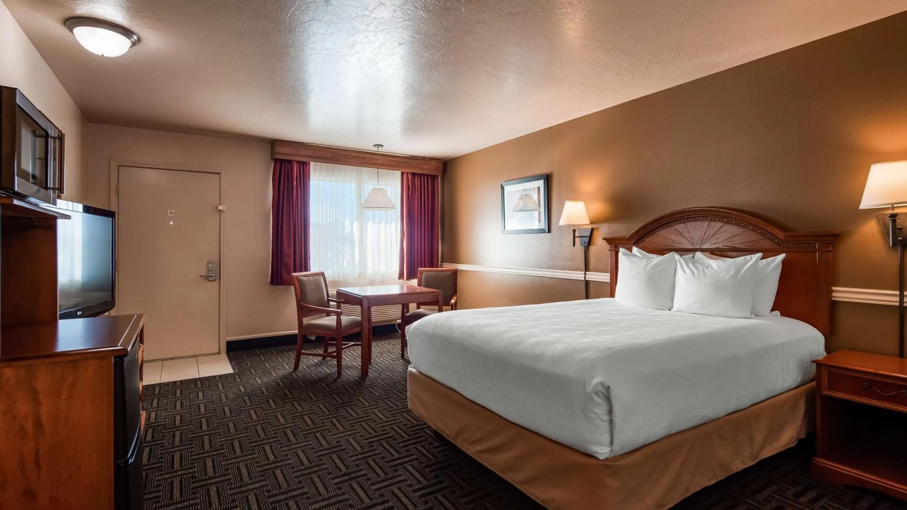 Photo of the whole room, Bed in Best Western Paradise Inn