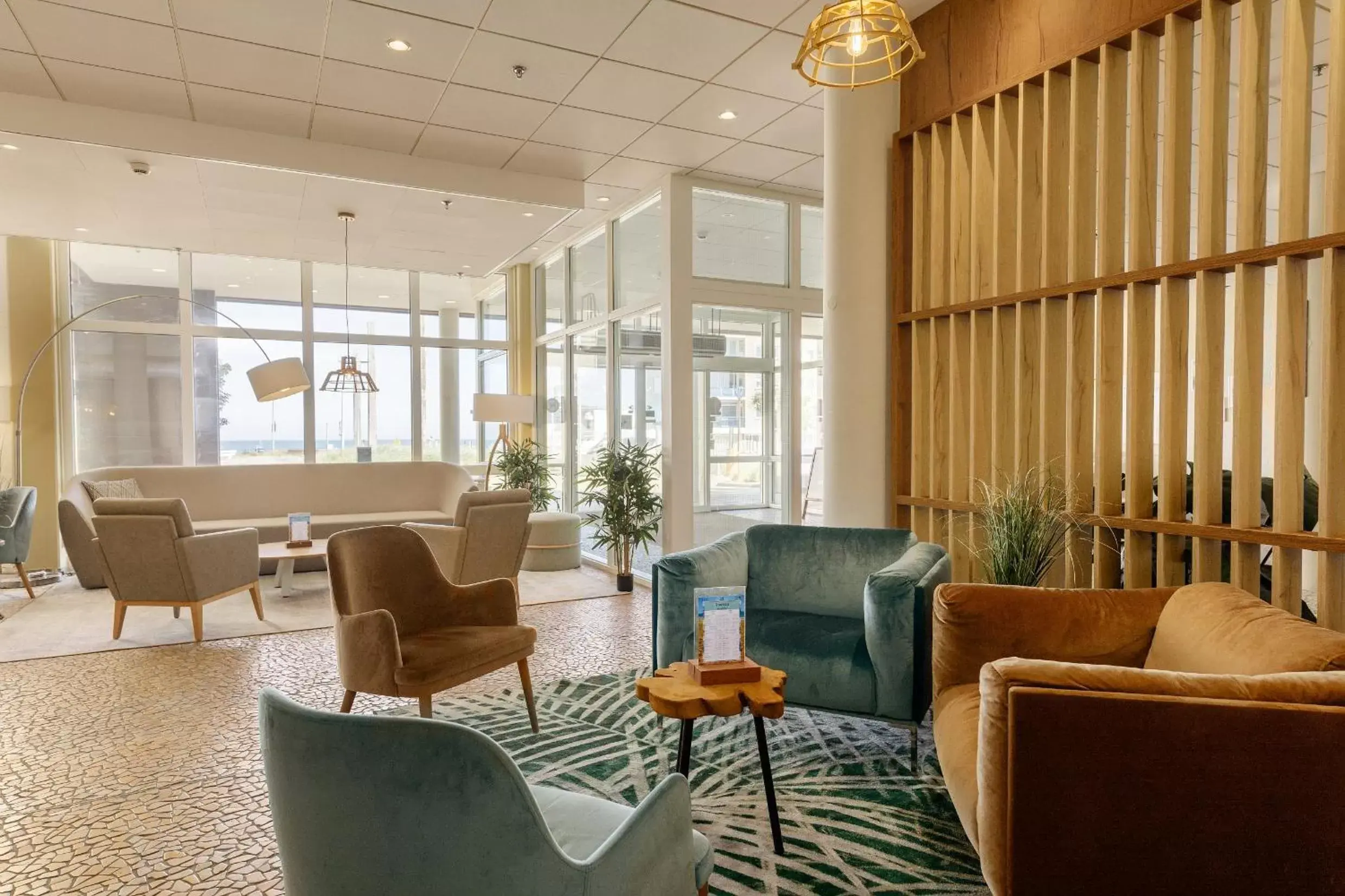 Lobby or reception in Beachhotel Zandvoort by Center Parcs